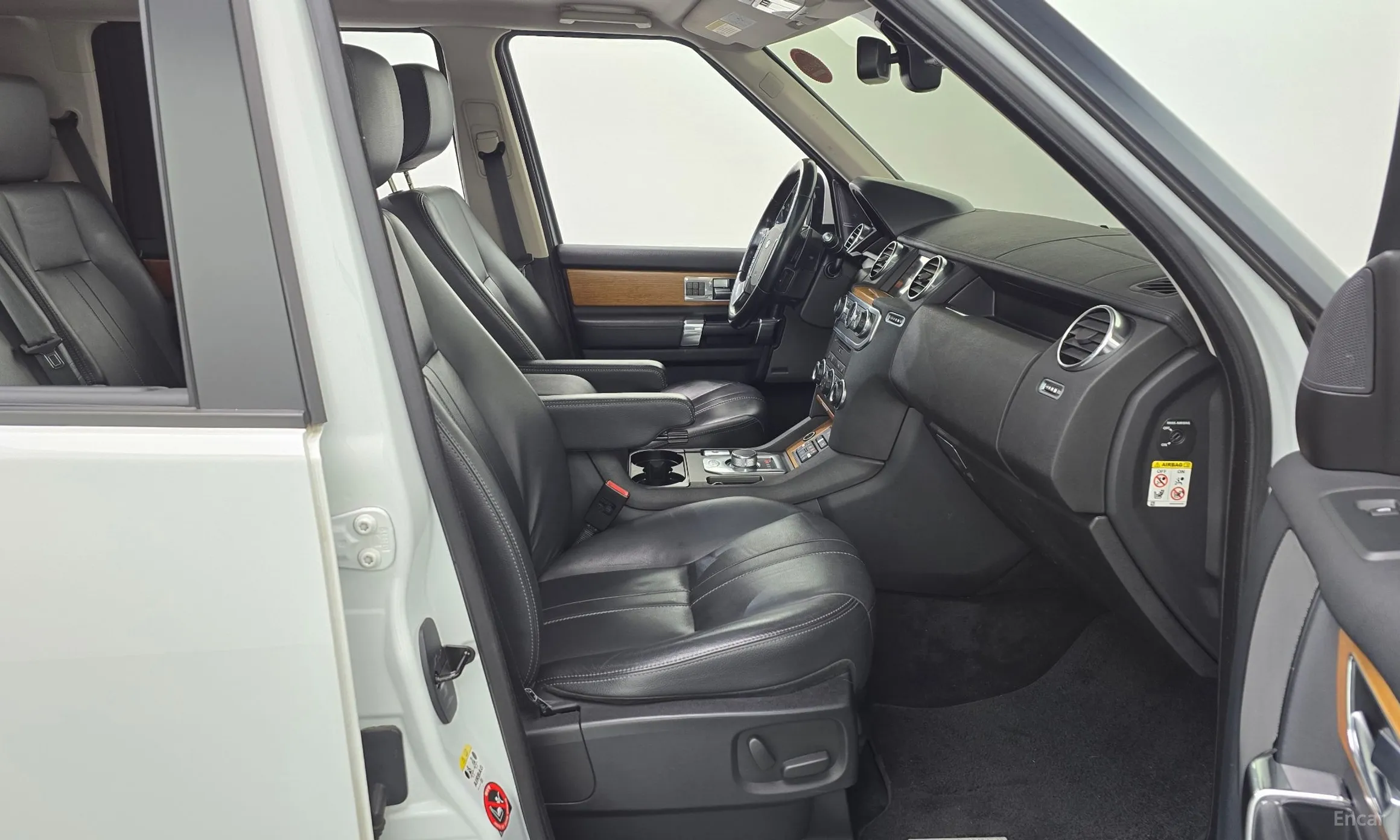 Land Rover Discovery 4 превью 11