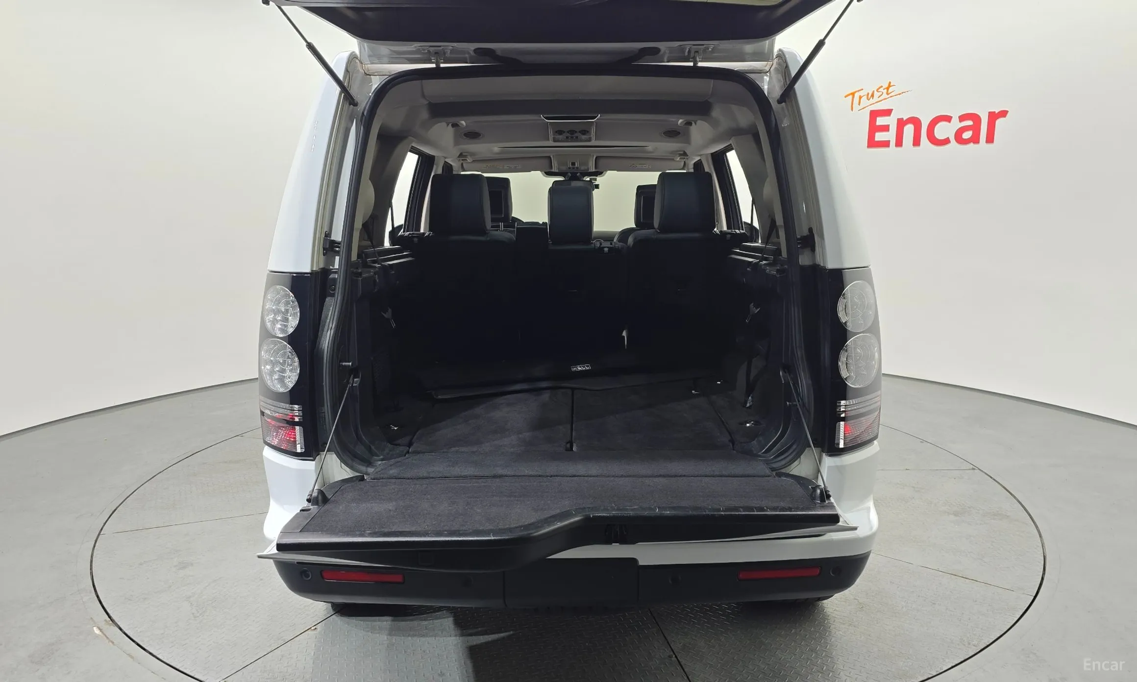 Land Rover Discovery 4 превью 20