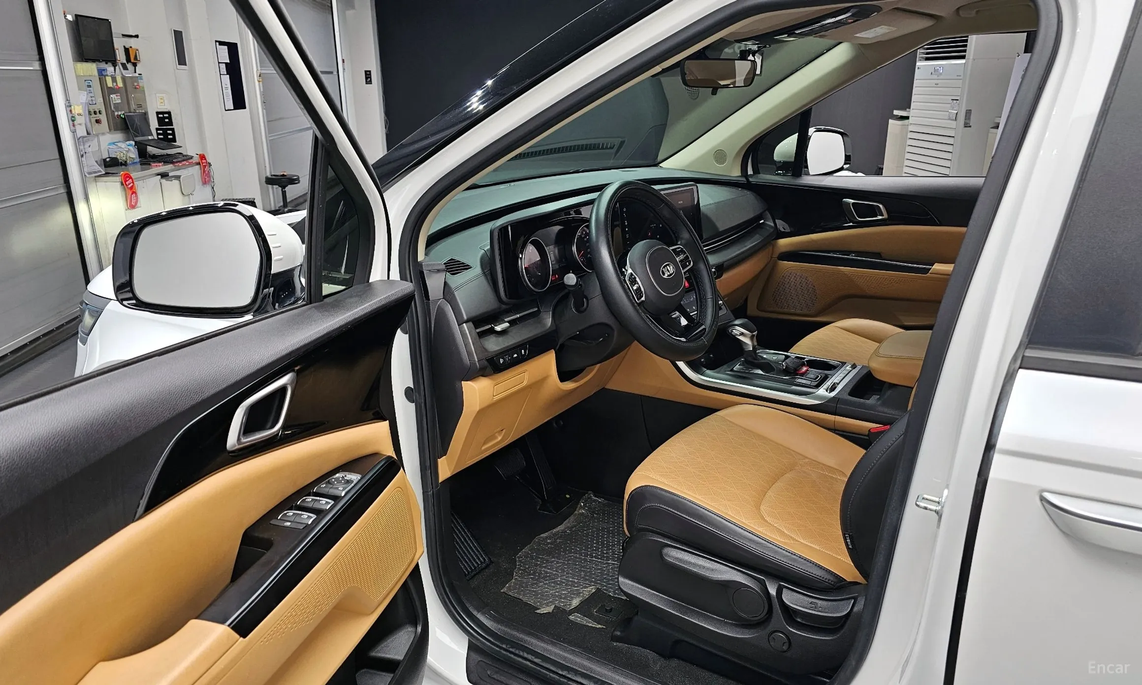 Kia Carnival Gen 4 превью 10