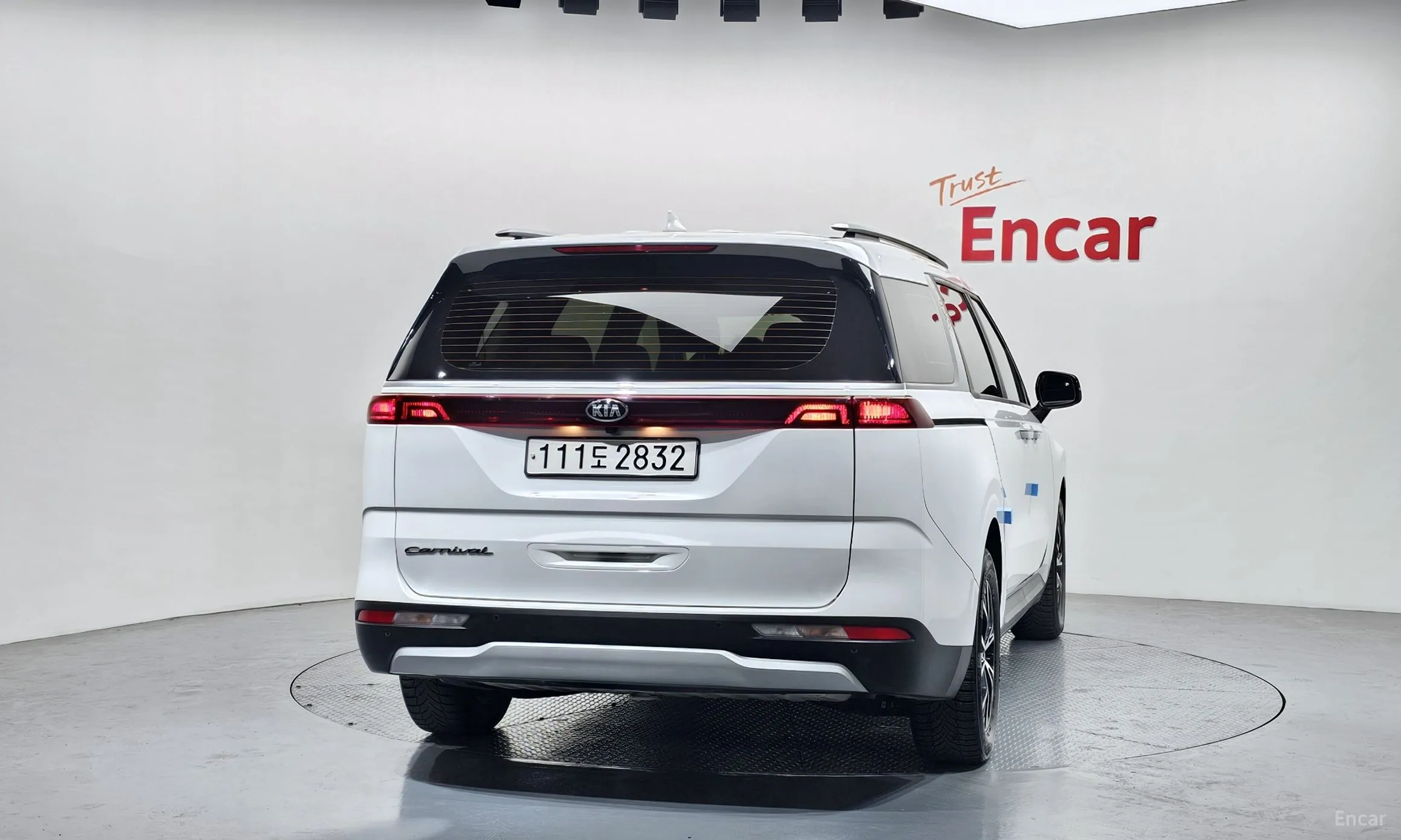 Kia Carnival Gen 4 превью 4