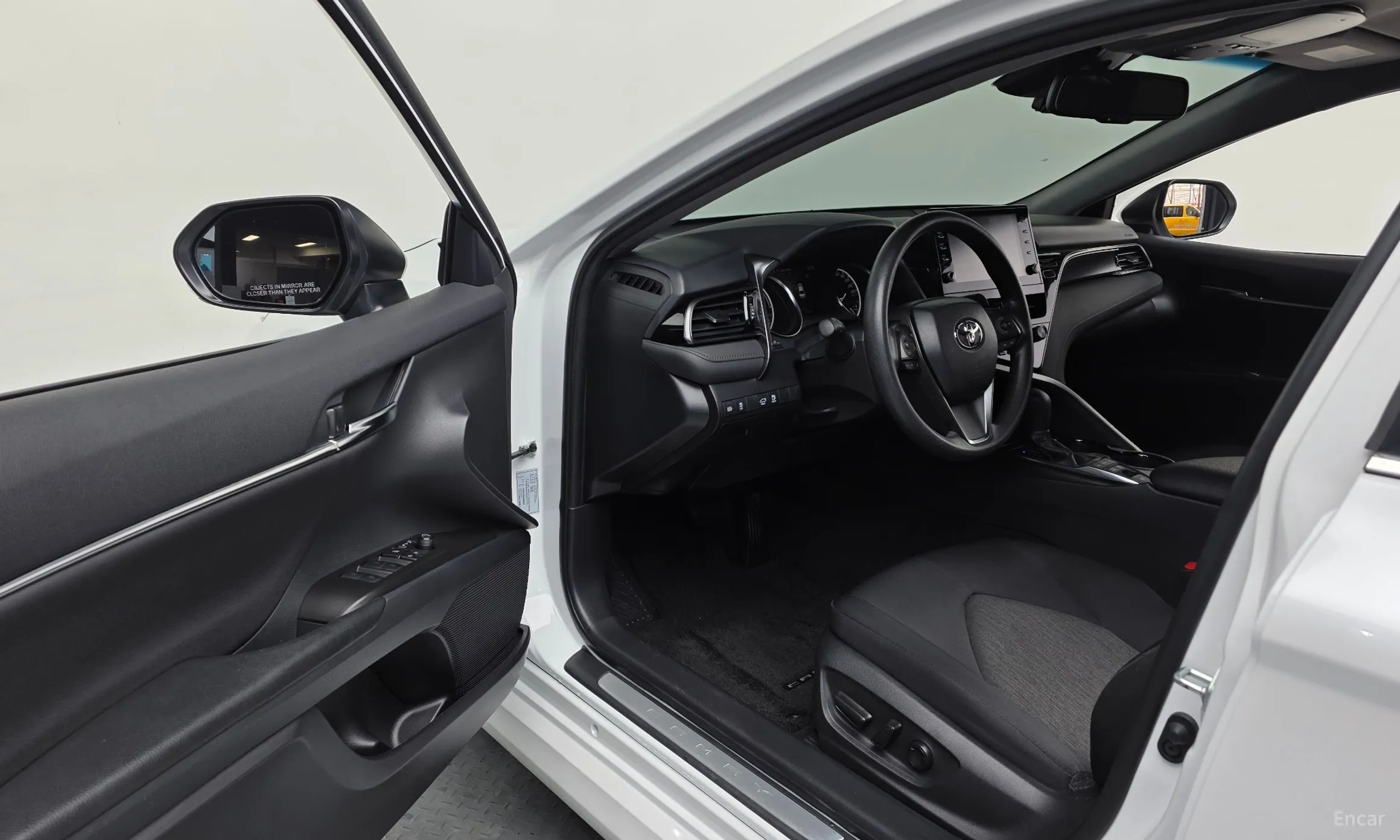 Toyota Camry (XV70) превью 10