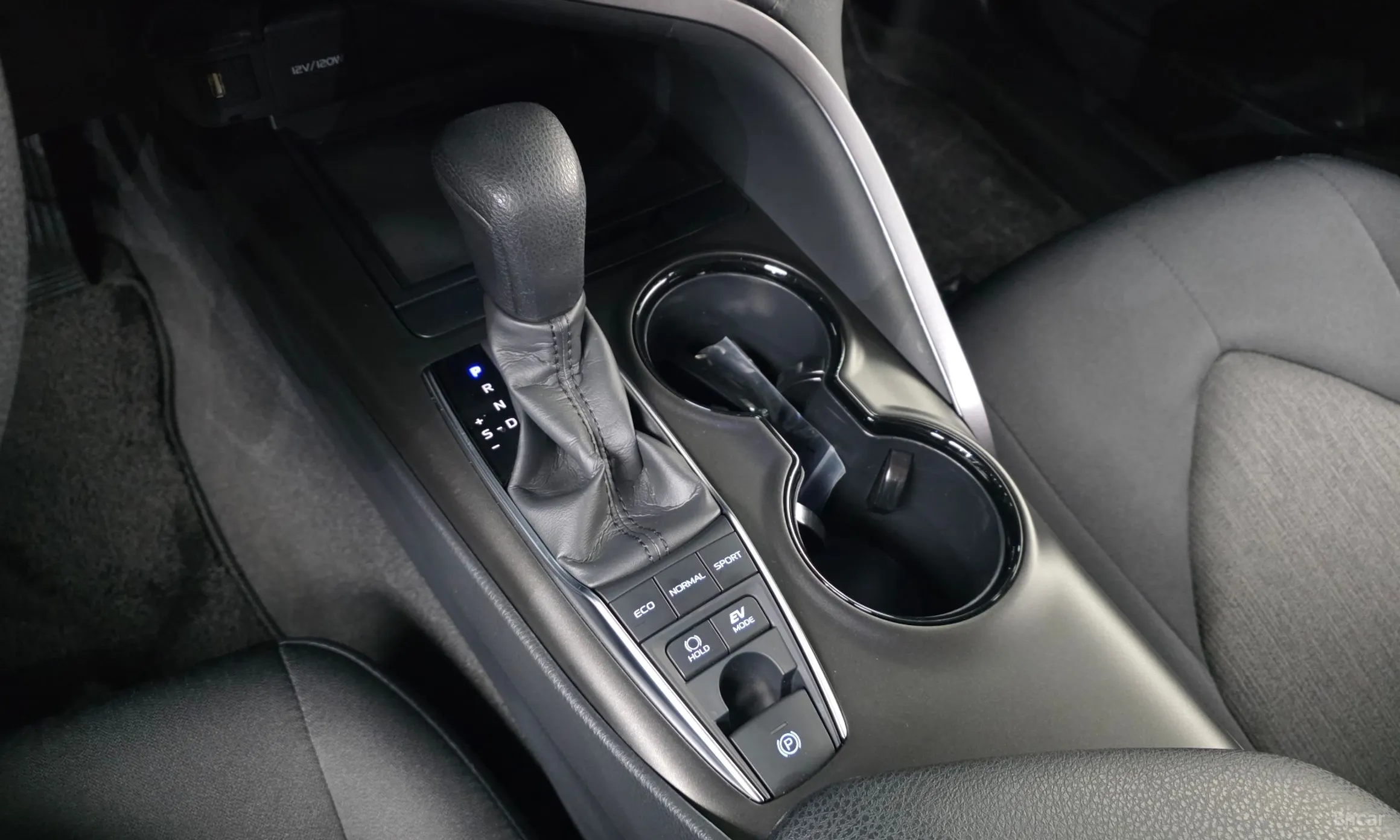 Toyota Camry (XV70) превью 9