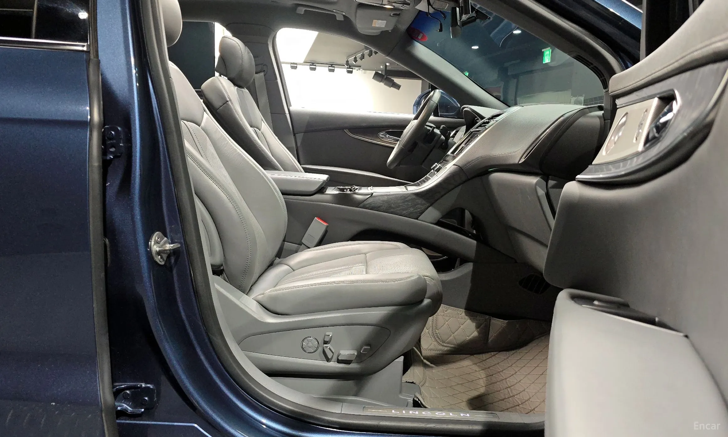 Lincoln Nautilus Gen 1 превью 11