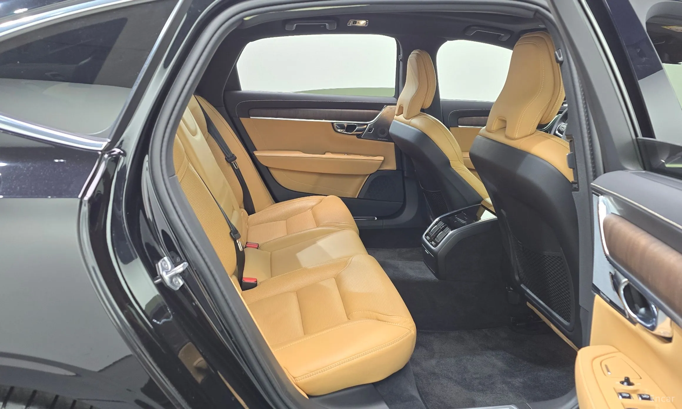 Volvo S90 превью 12
