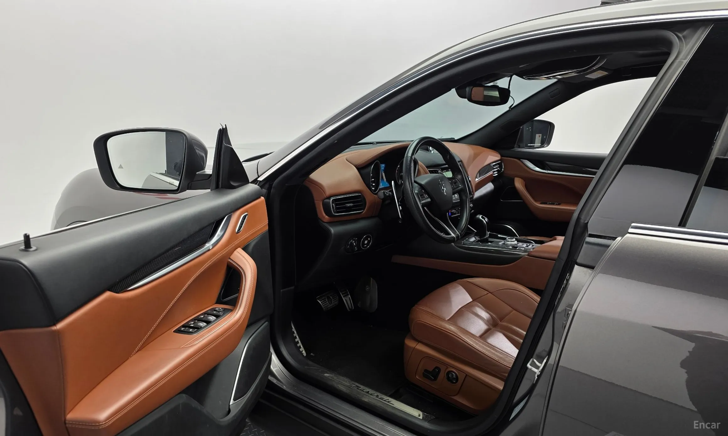 Maserati Levante превью 10