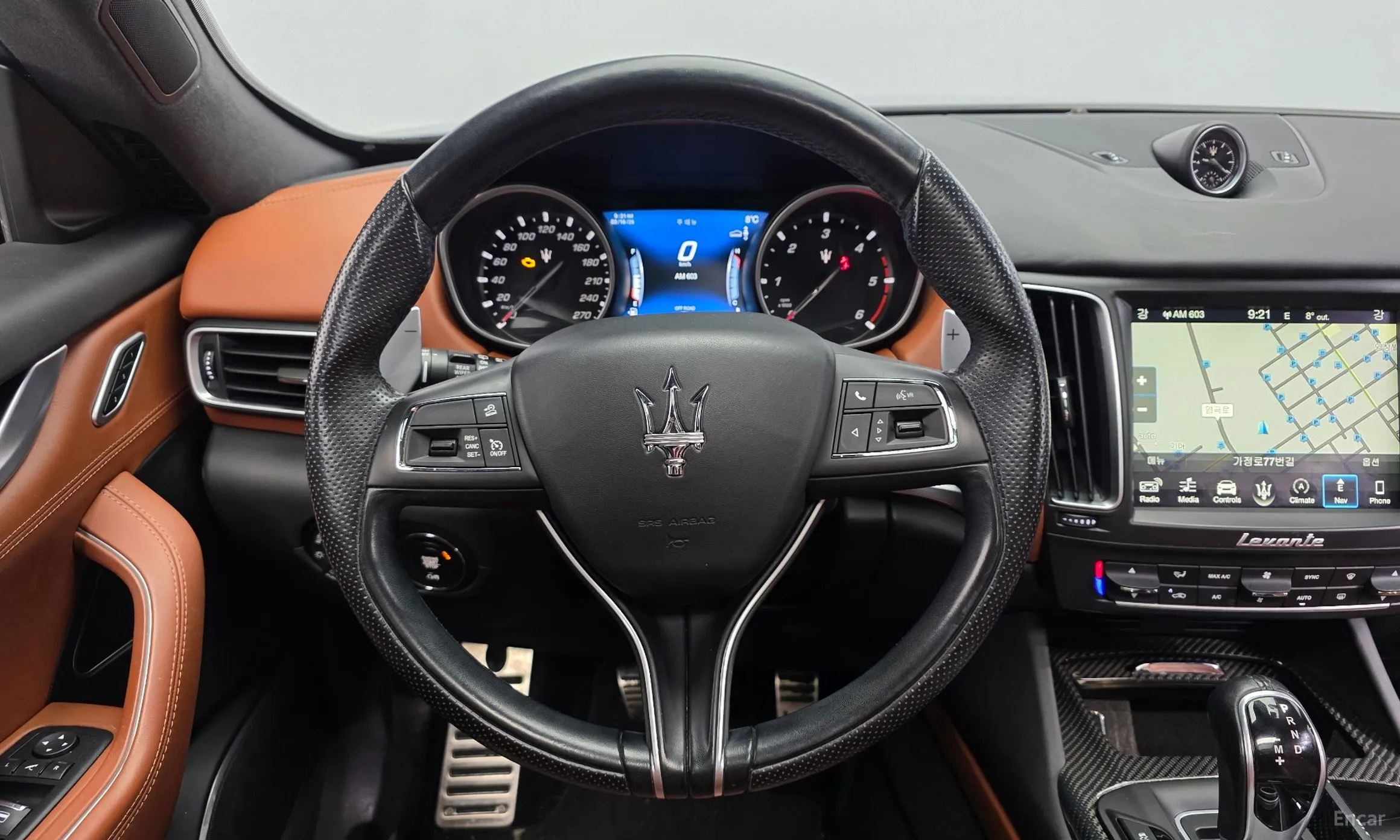 Maserati Levante превью 13