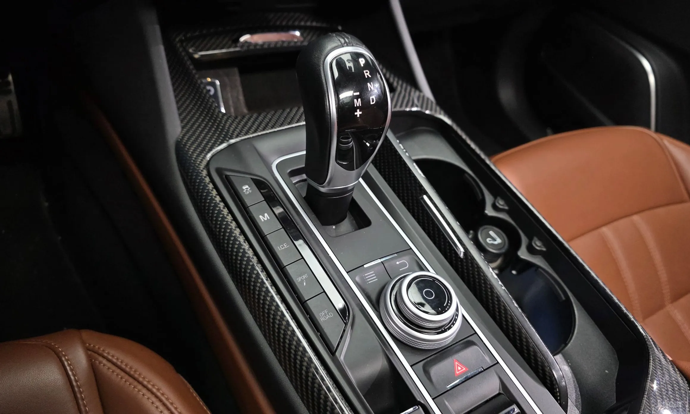 Maserati Levante превью 9