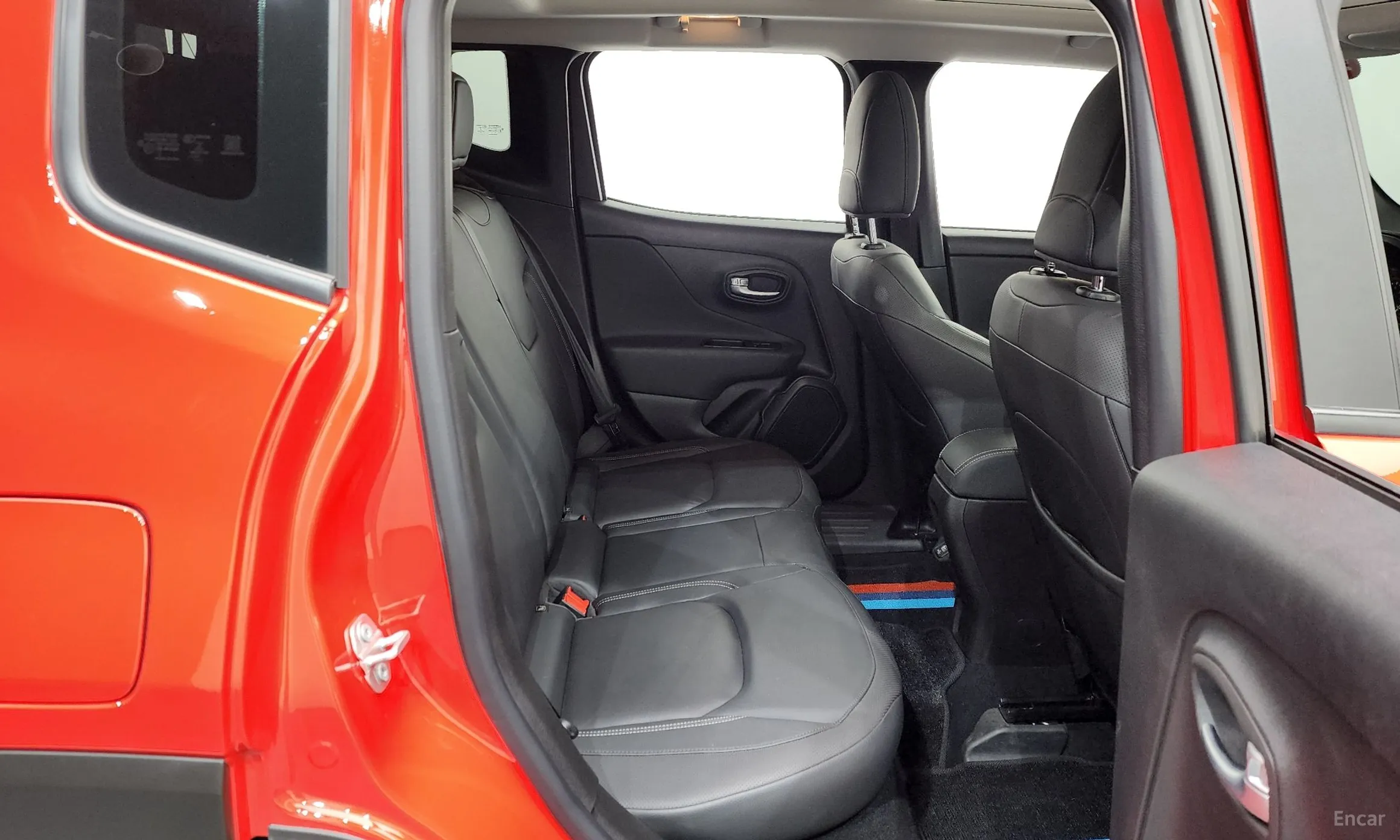 Jeep Renegade превью 12