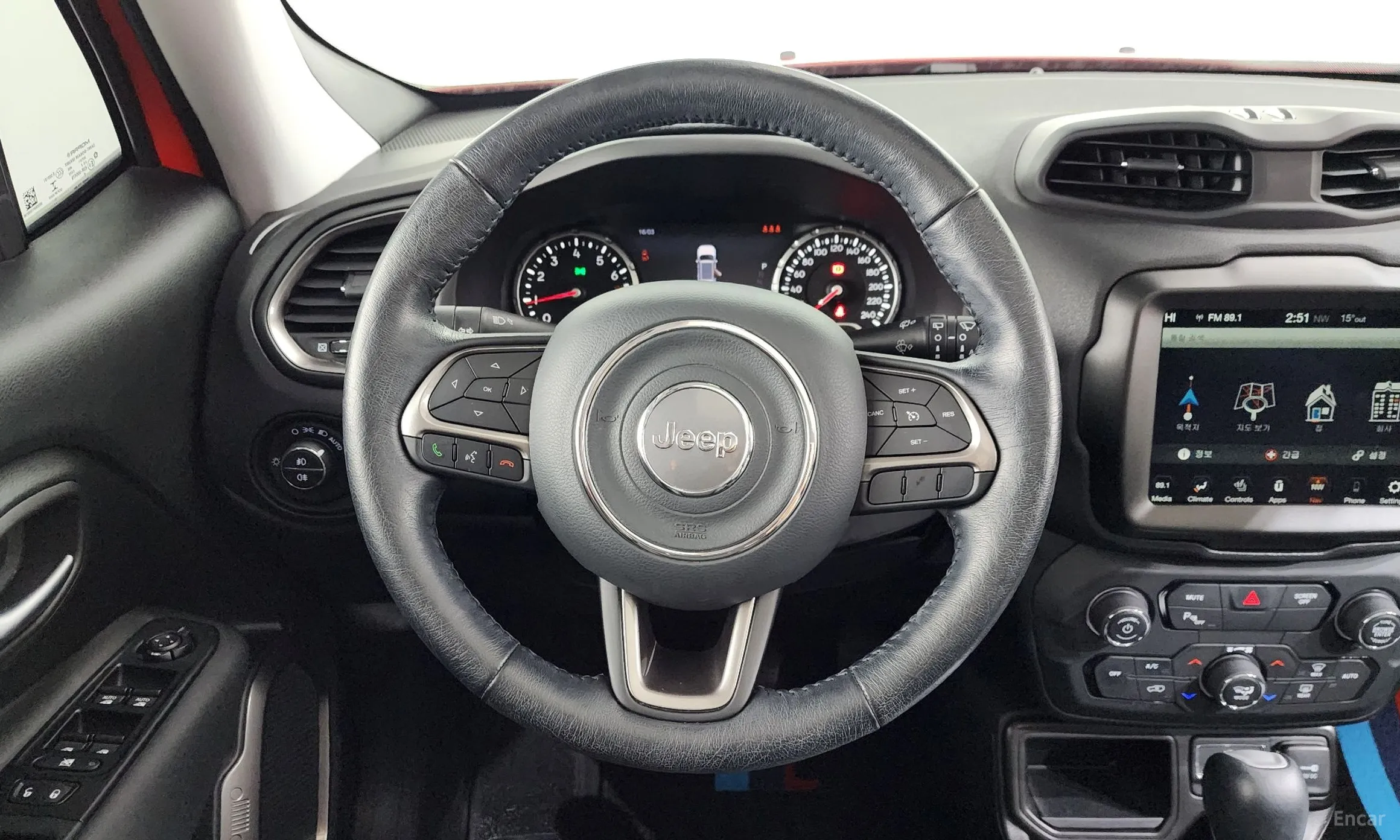 Jeep Renegade превью 13