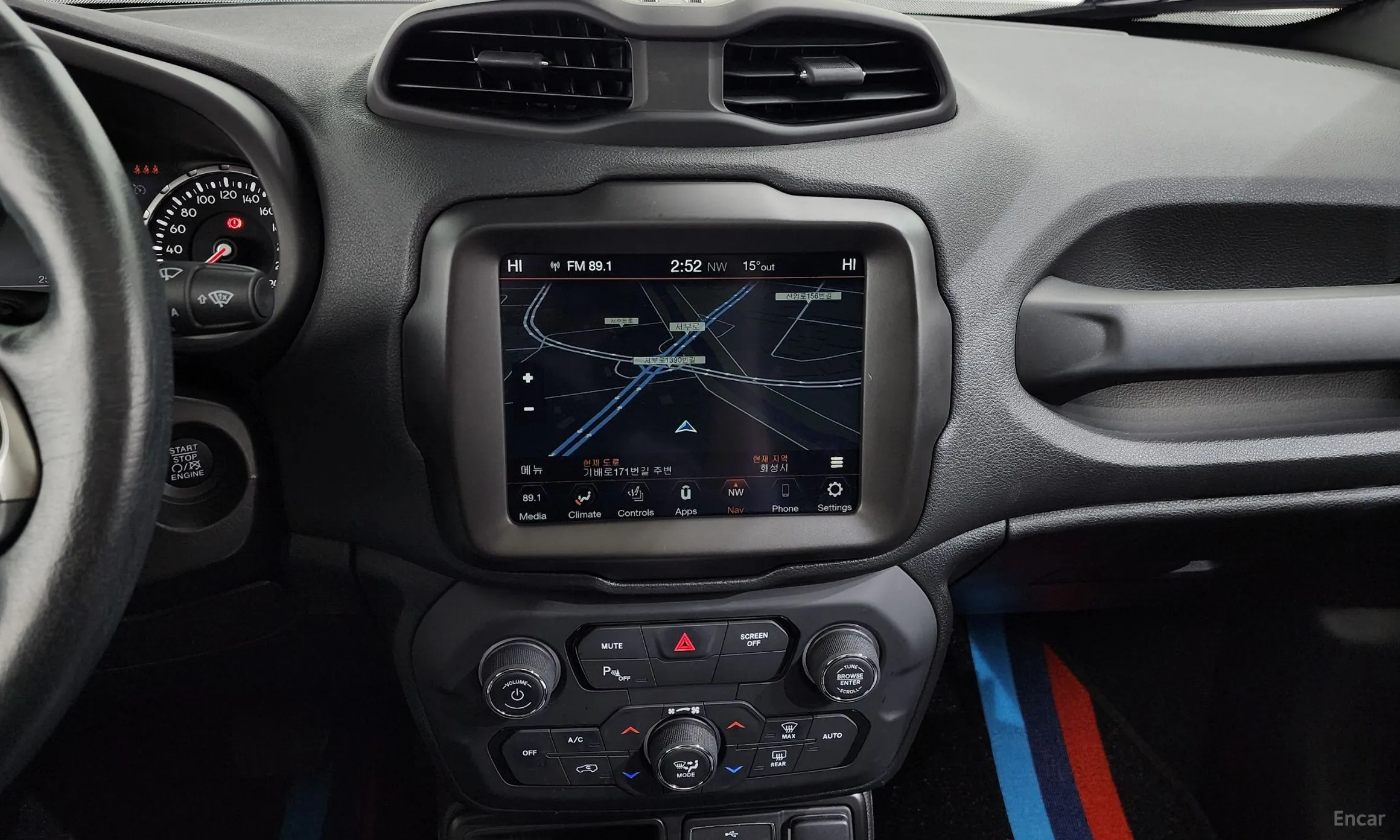 Jeep Renegade превью 14