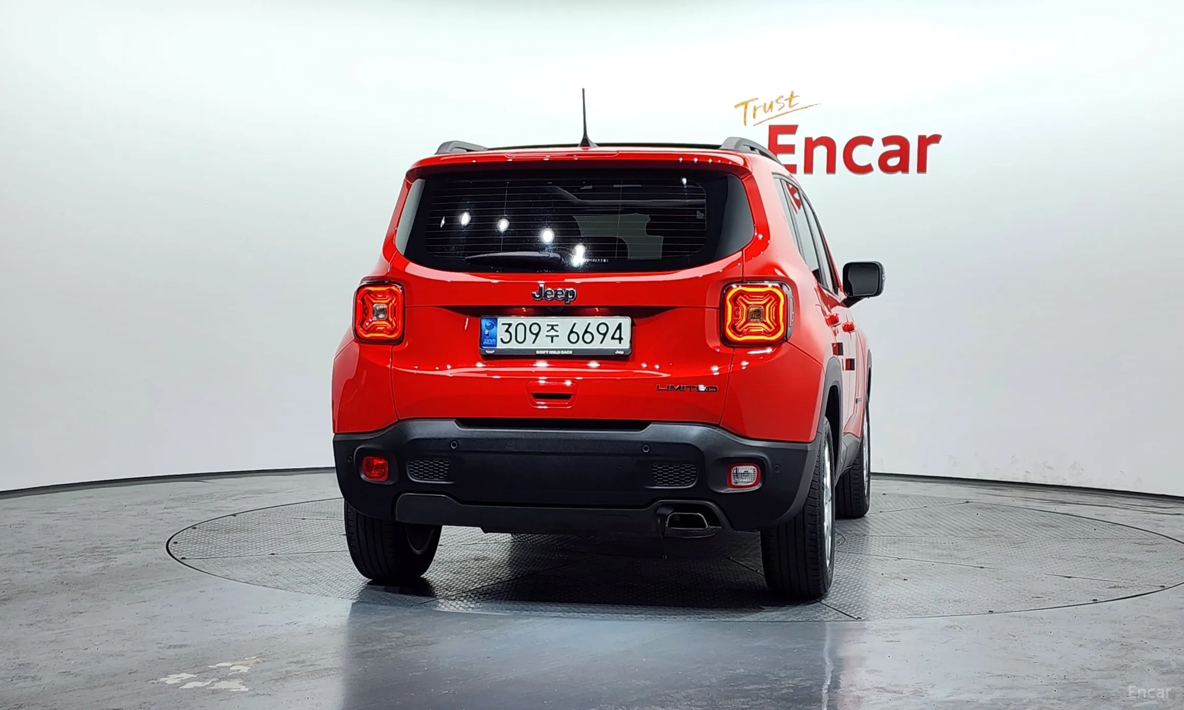 Jeep Renegade превью 4