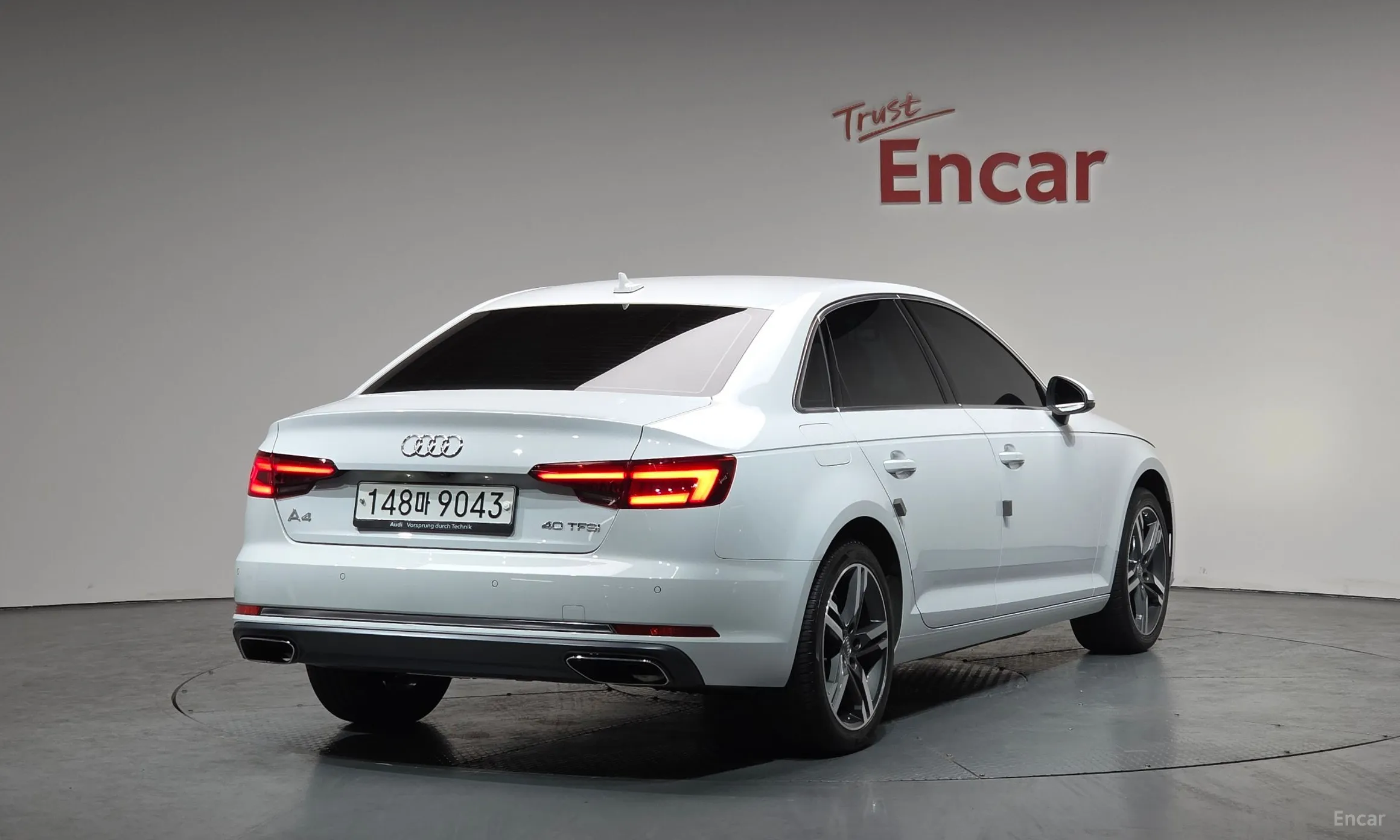 Audi A4 (B9) превью 2