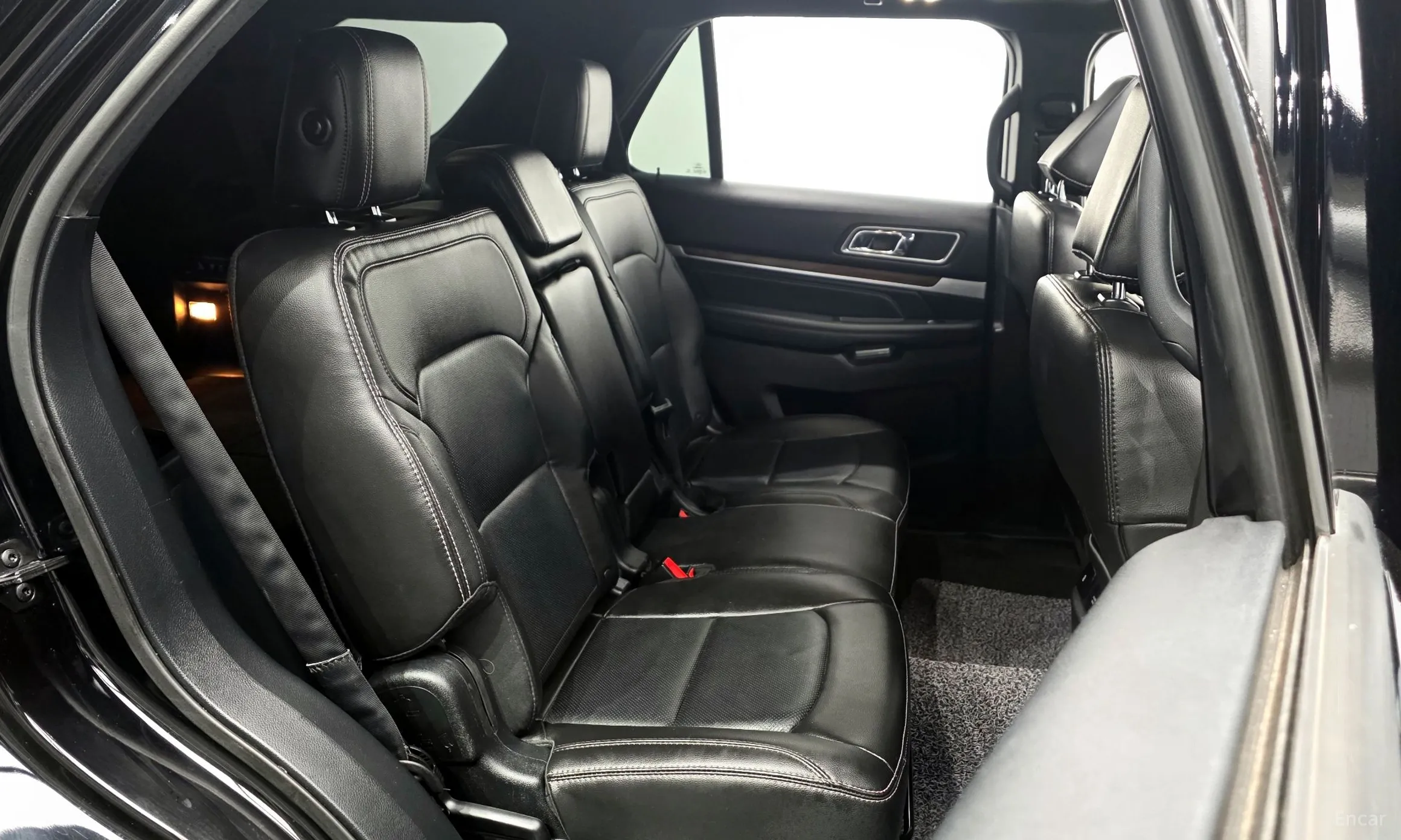 Ford Explorer превью 12