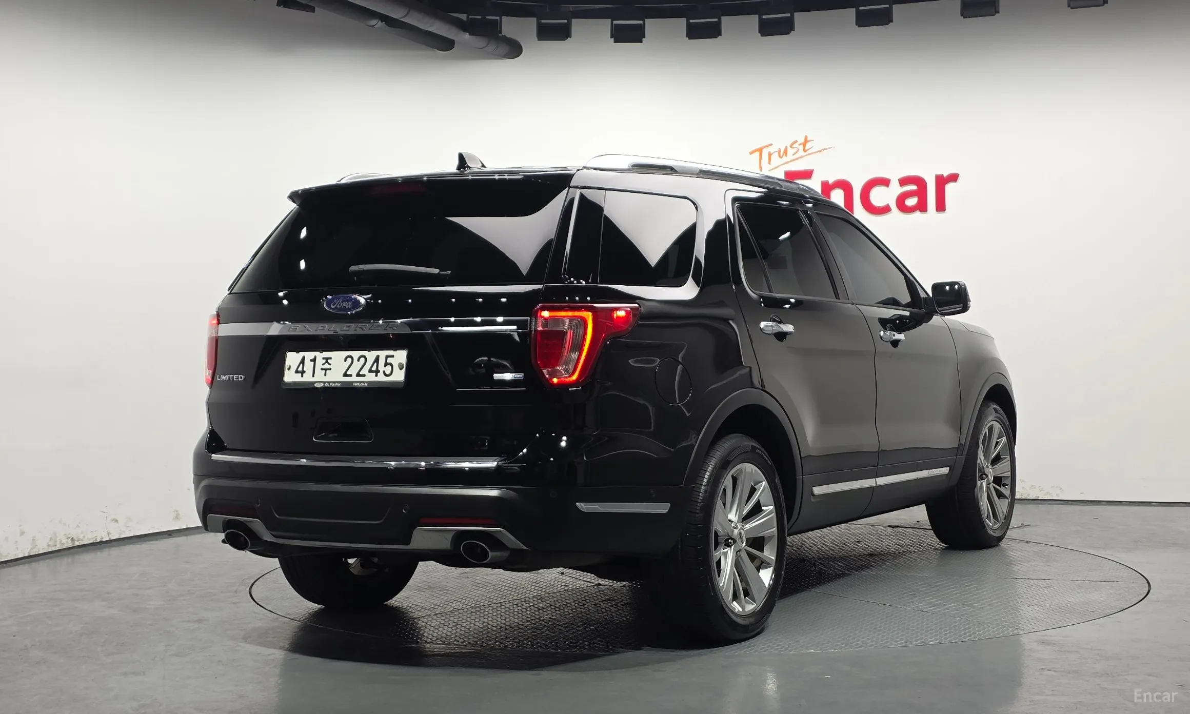 Ford Explorer превью 2
