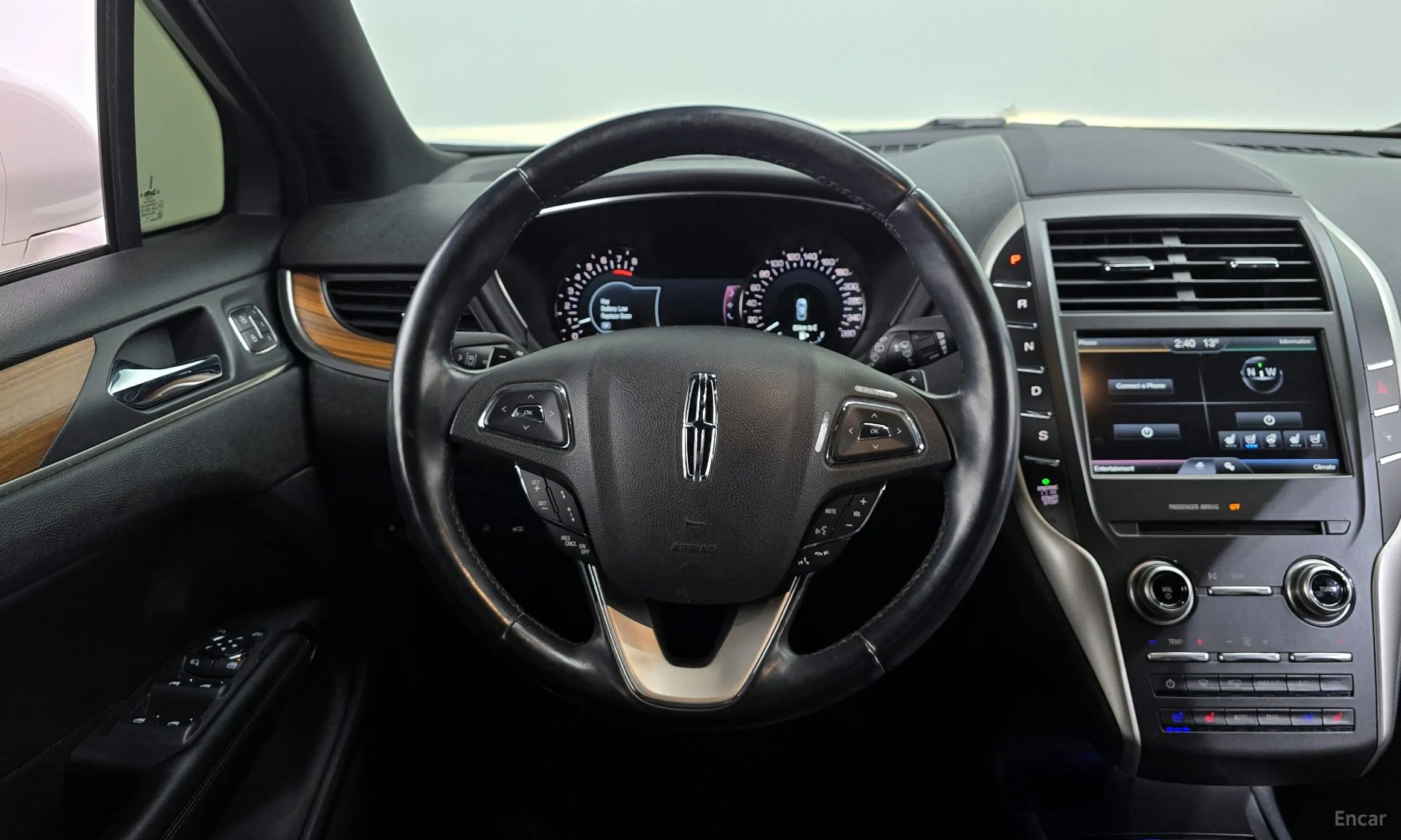 Lincoln MKC превью 13