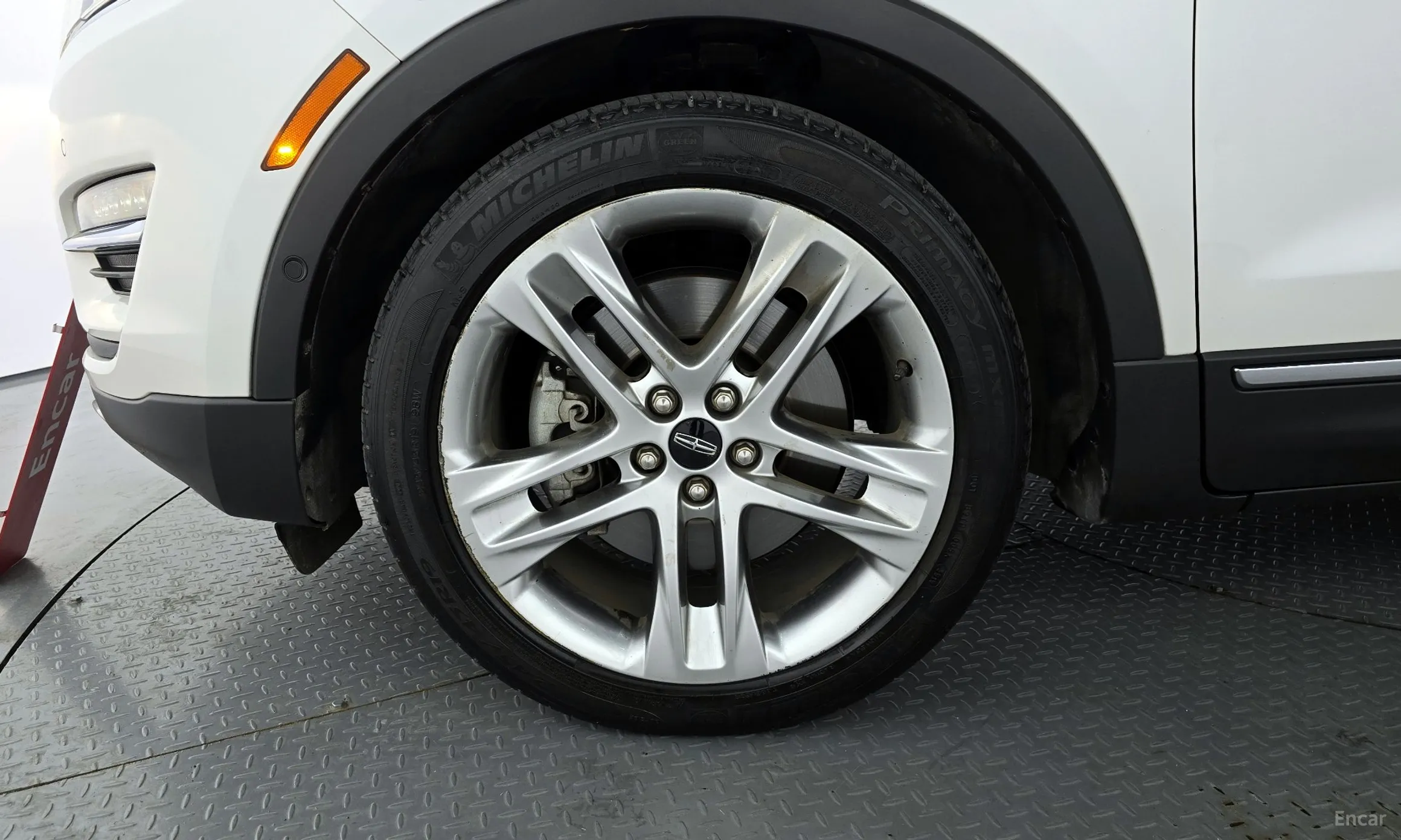 Lincoln MKC превью 5