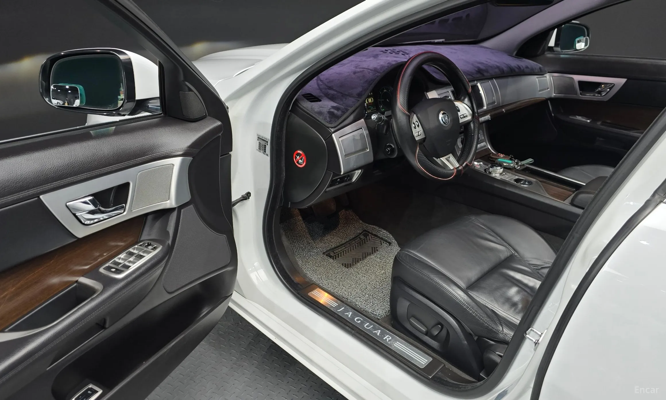 Jaguar New XF превью 11