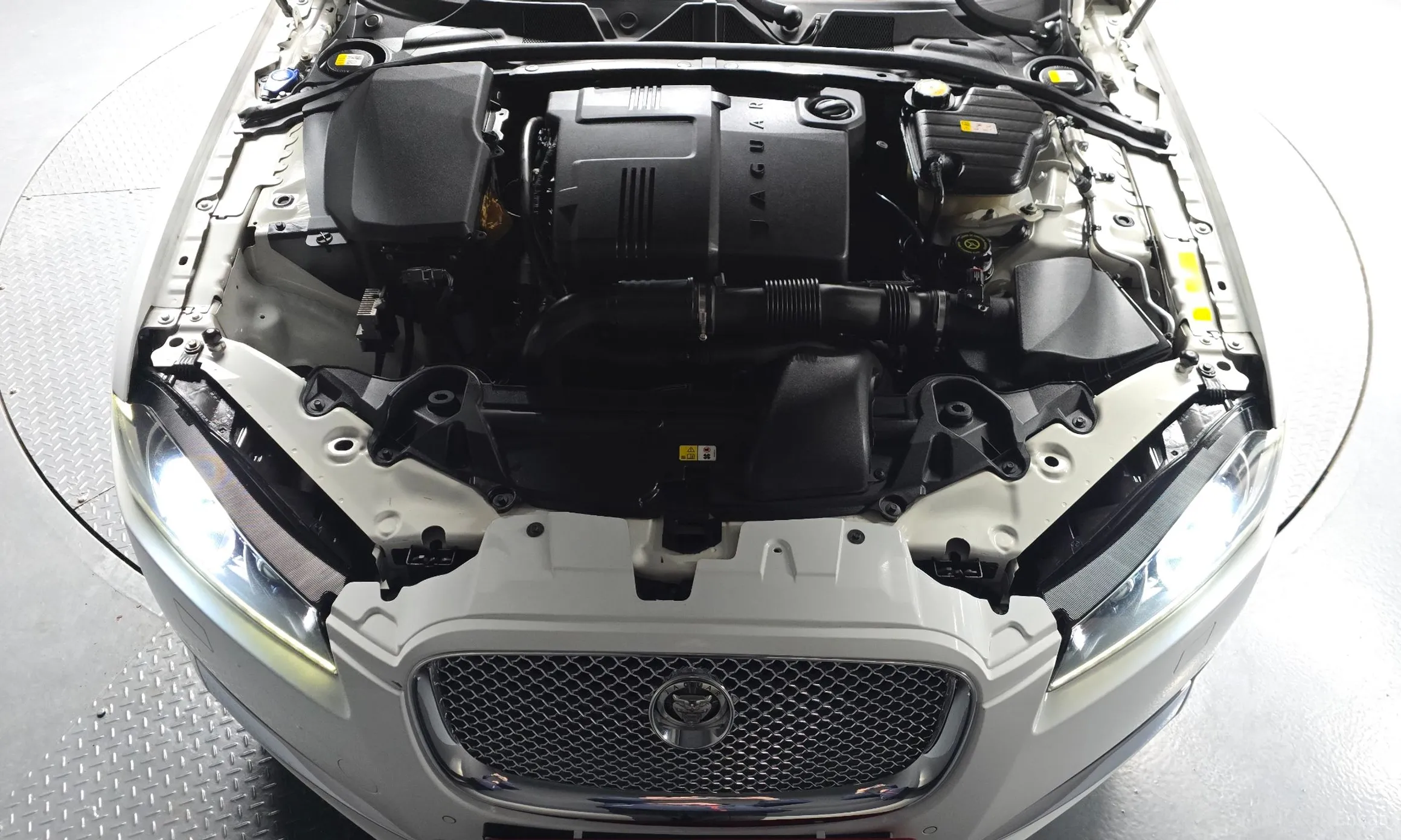 Jaguar New XF превью 6