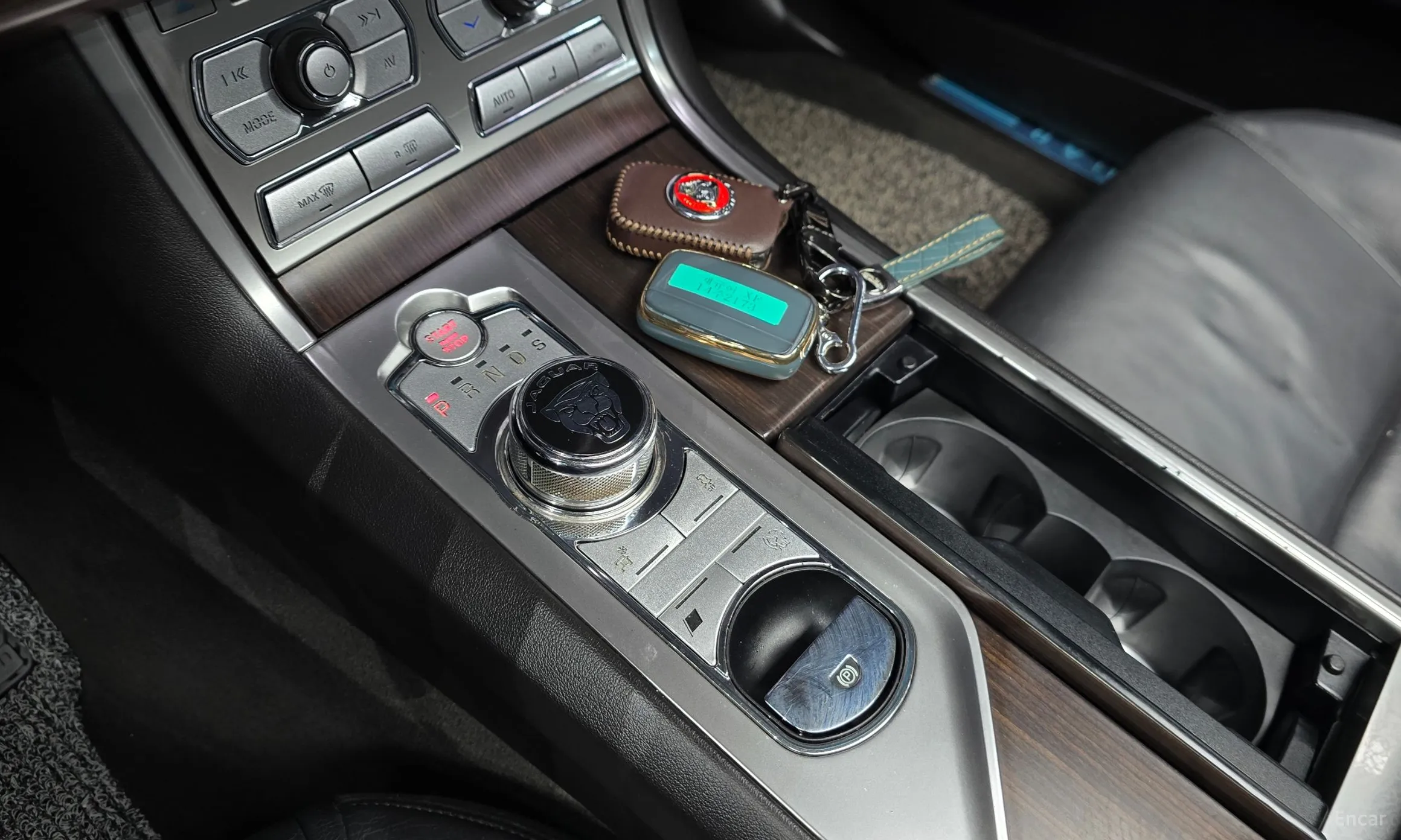 Jaguar New XF превью 9