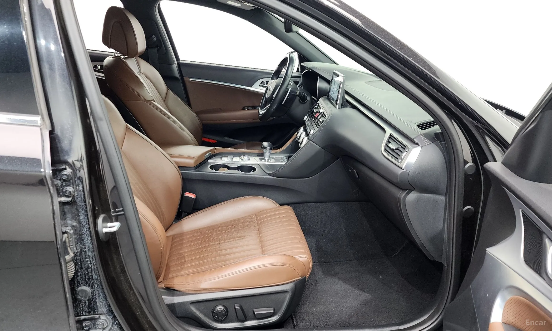 Genesis G70 превью 11