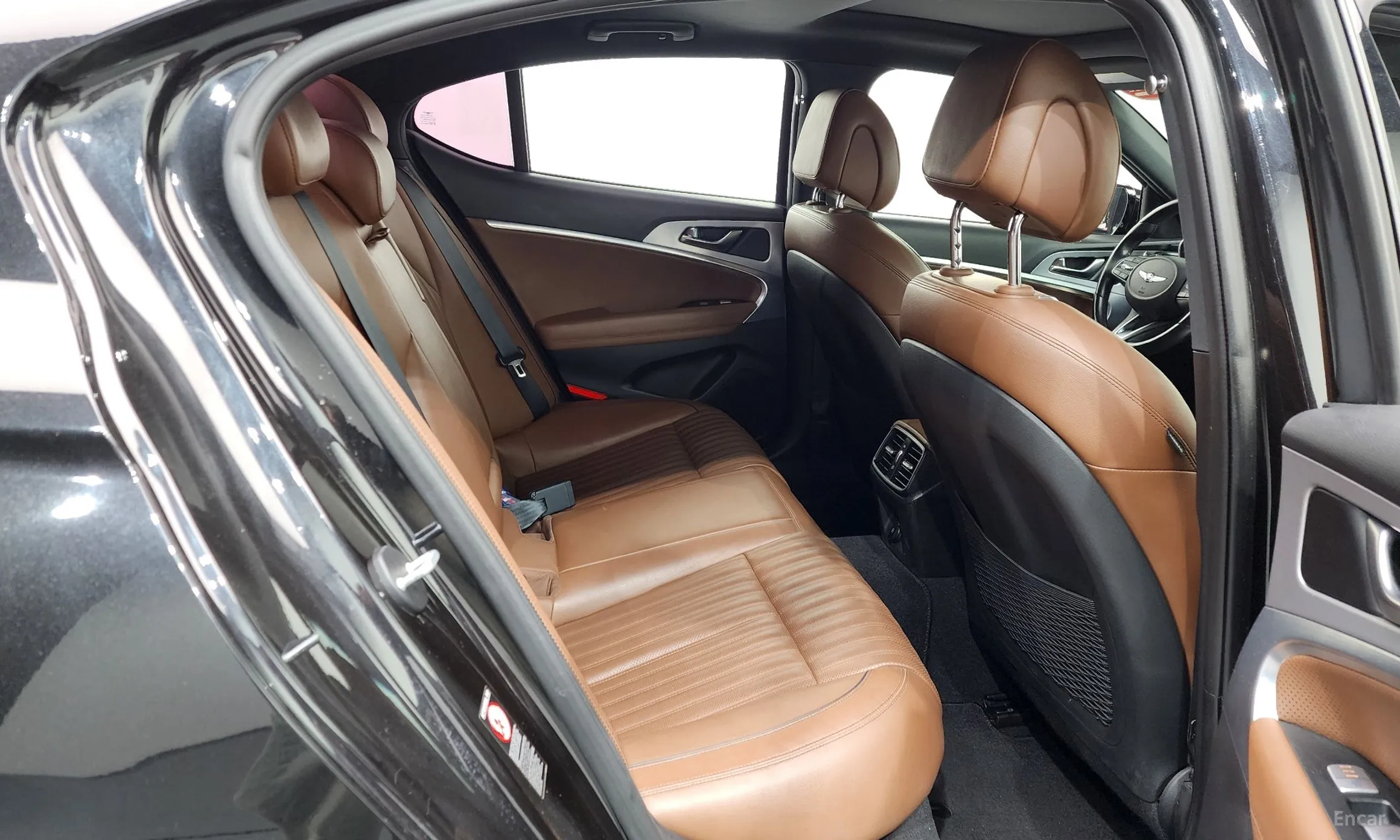 Genesis G70 превью 12