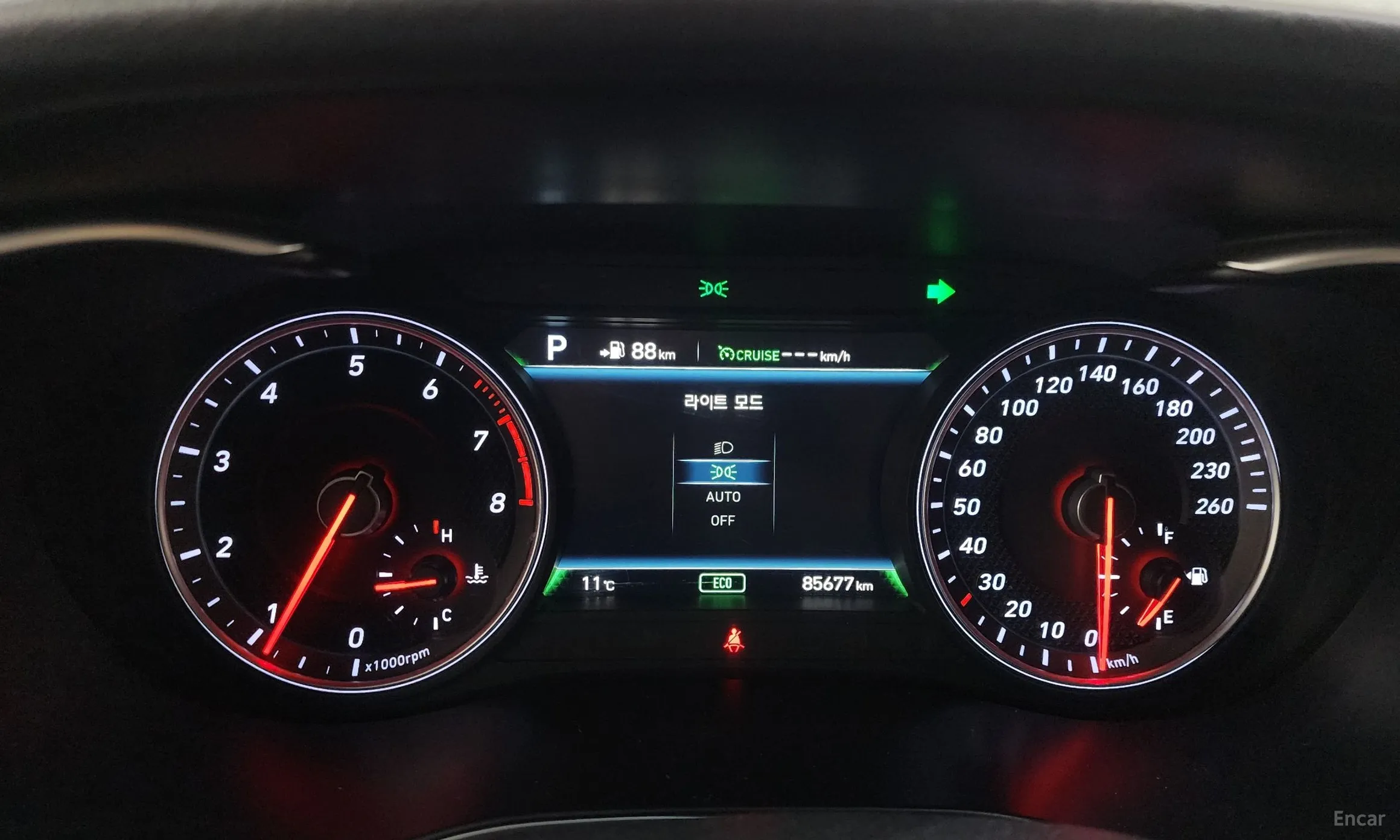 Genesis G70 превью 8