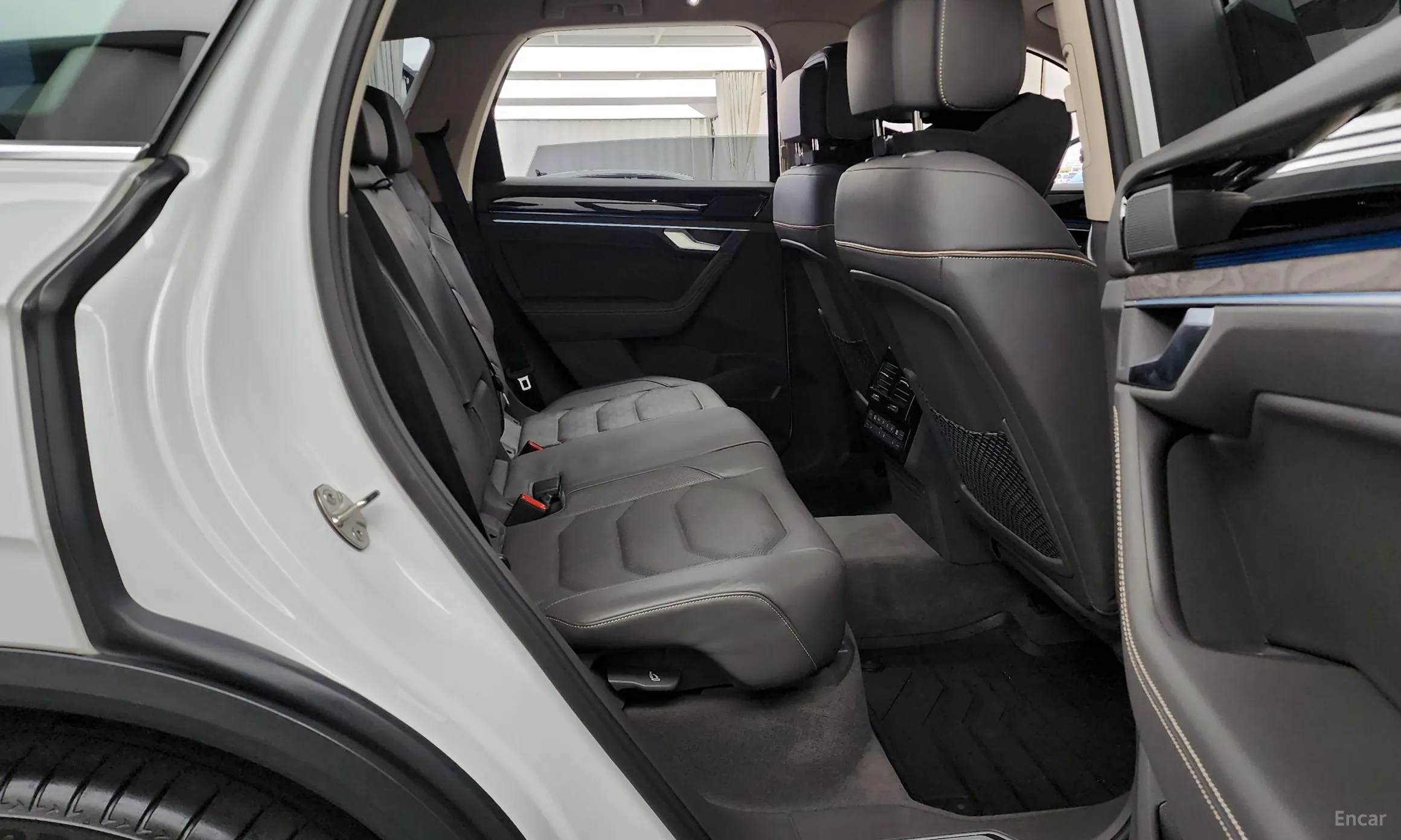Volkswagen Touareg 3rd Generation превью 12
