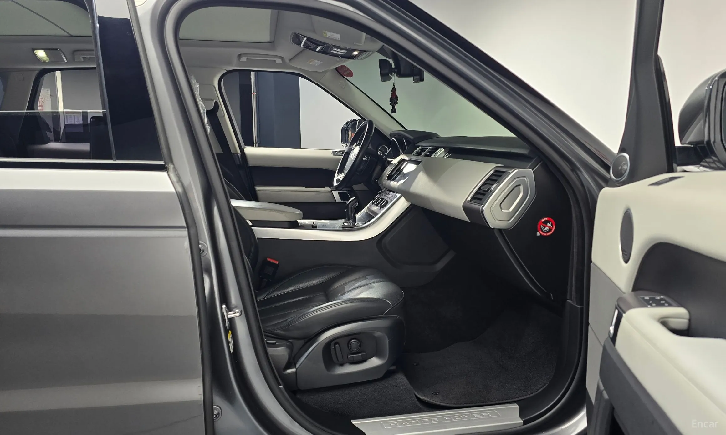Land Rover Range Rover Sport 2nd Generation превью 11