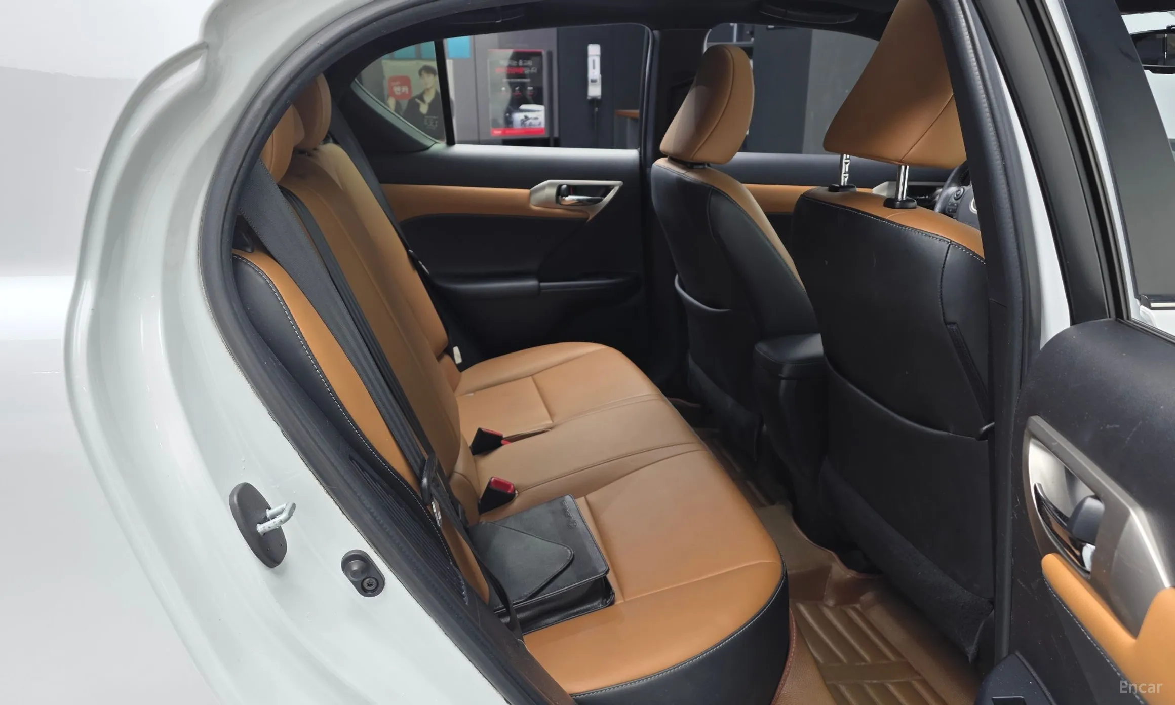 Lexus CT200h превью 12