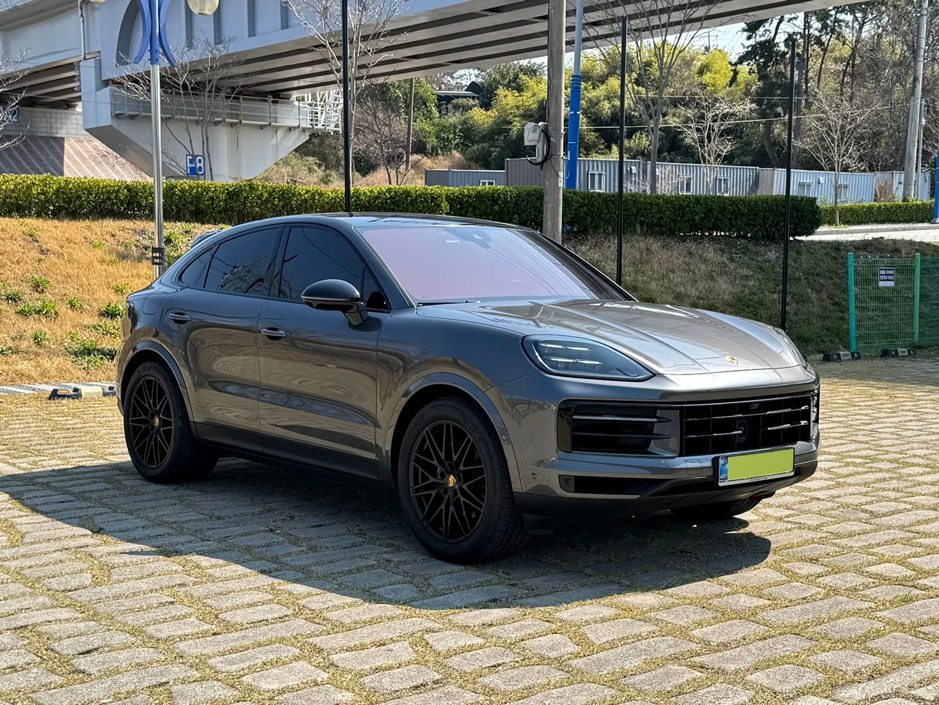 Porsche Cayenne (PO536) превью 16