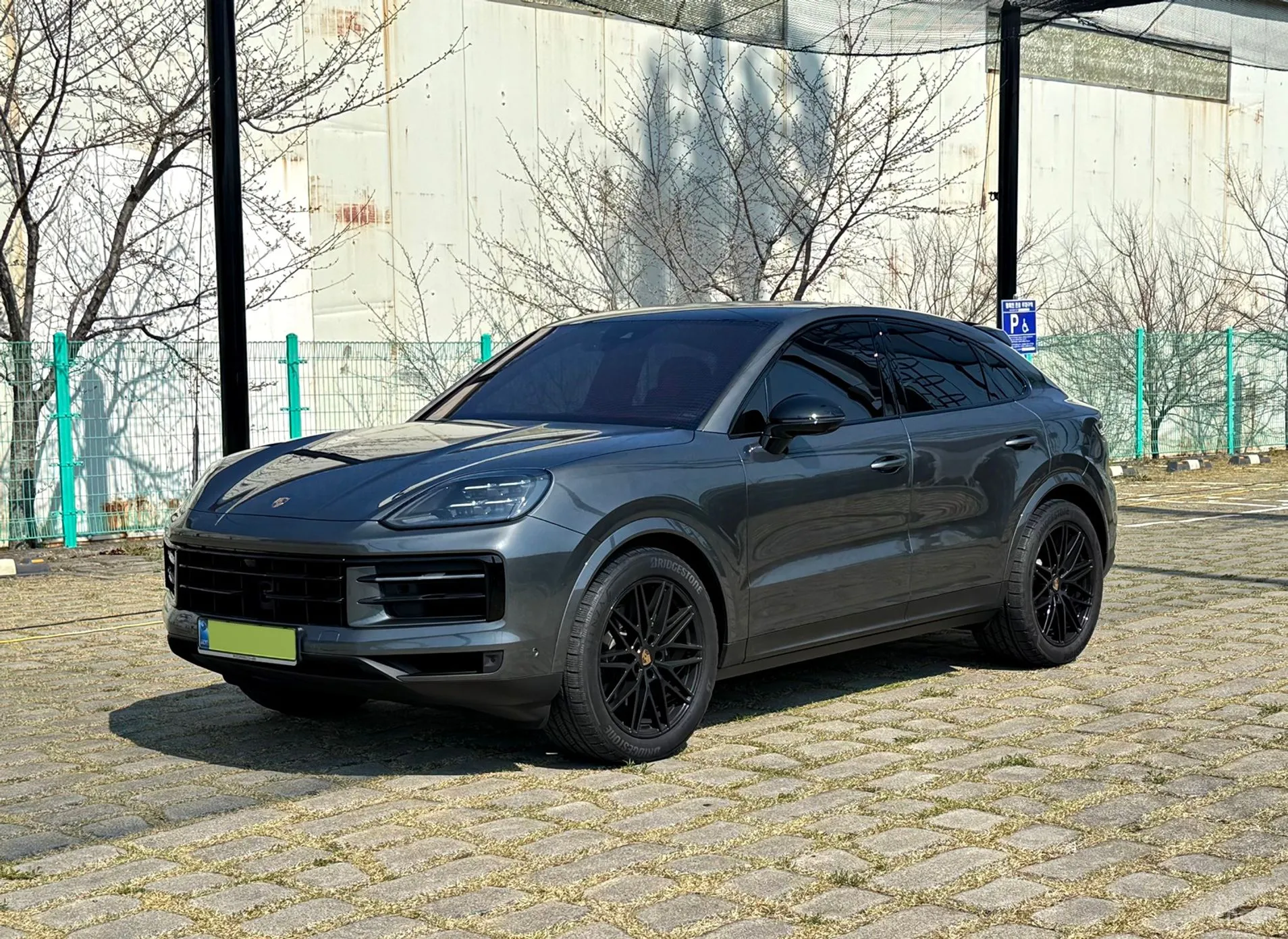 Porsche Cayenne (PO536) превью 17
