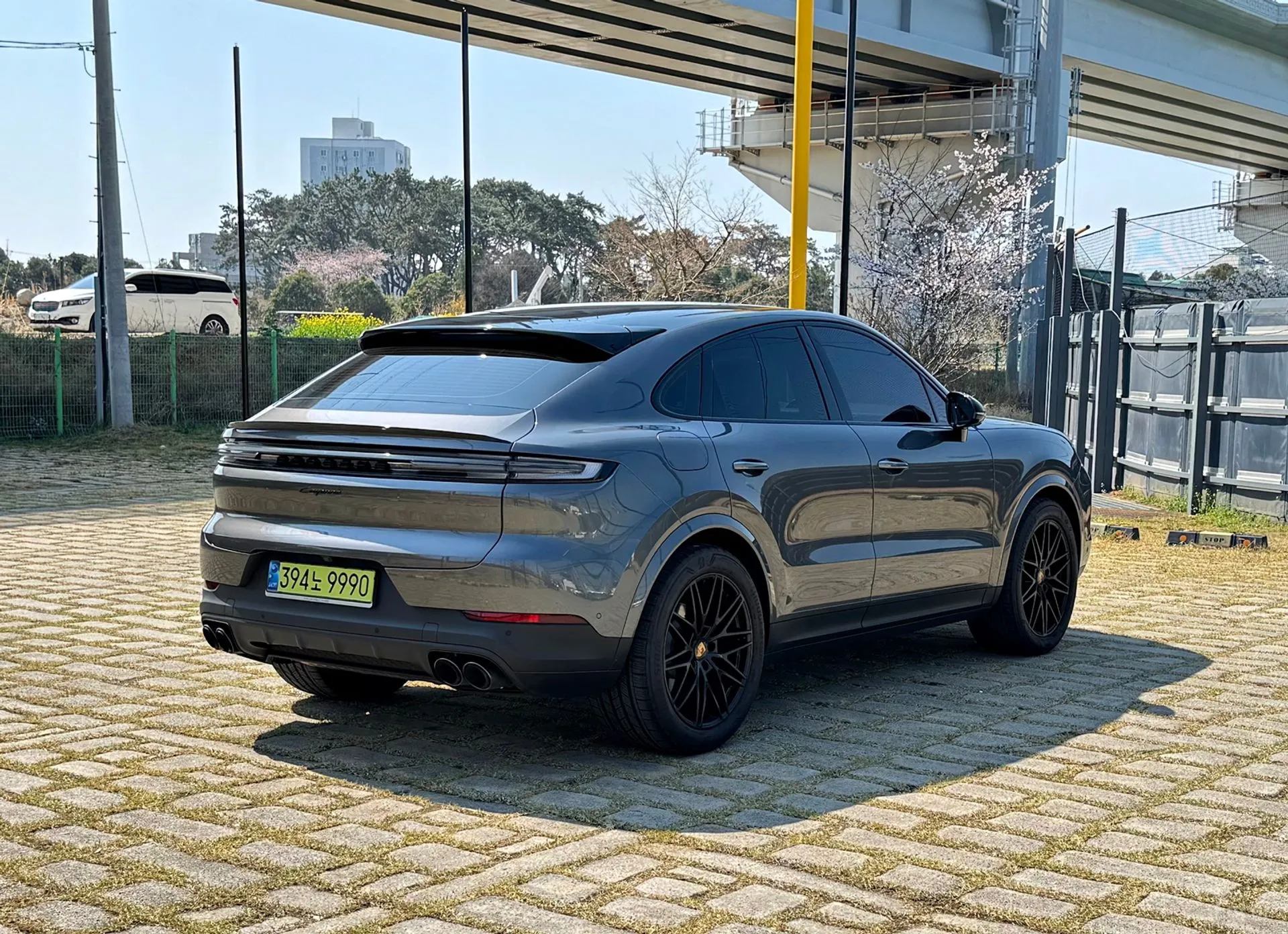 Porsche Cayenne (PO536) превью 19