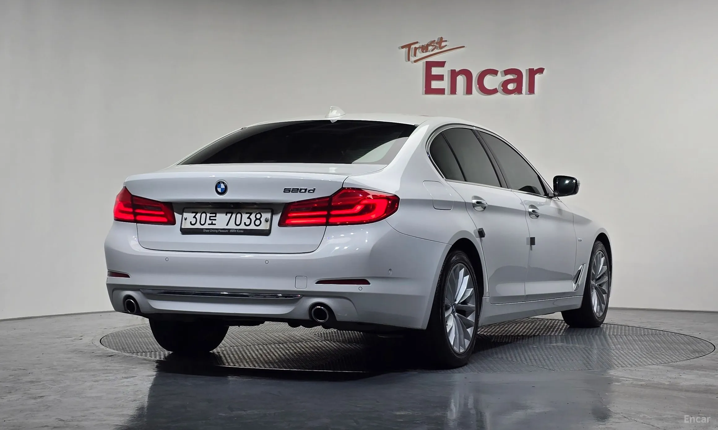 BMW 5 Series (G30)