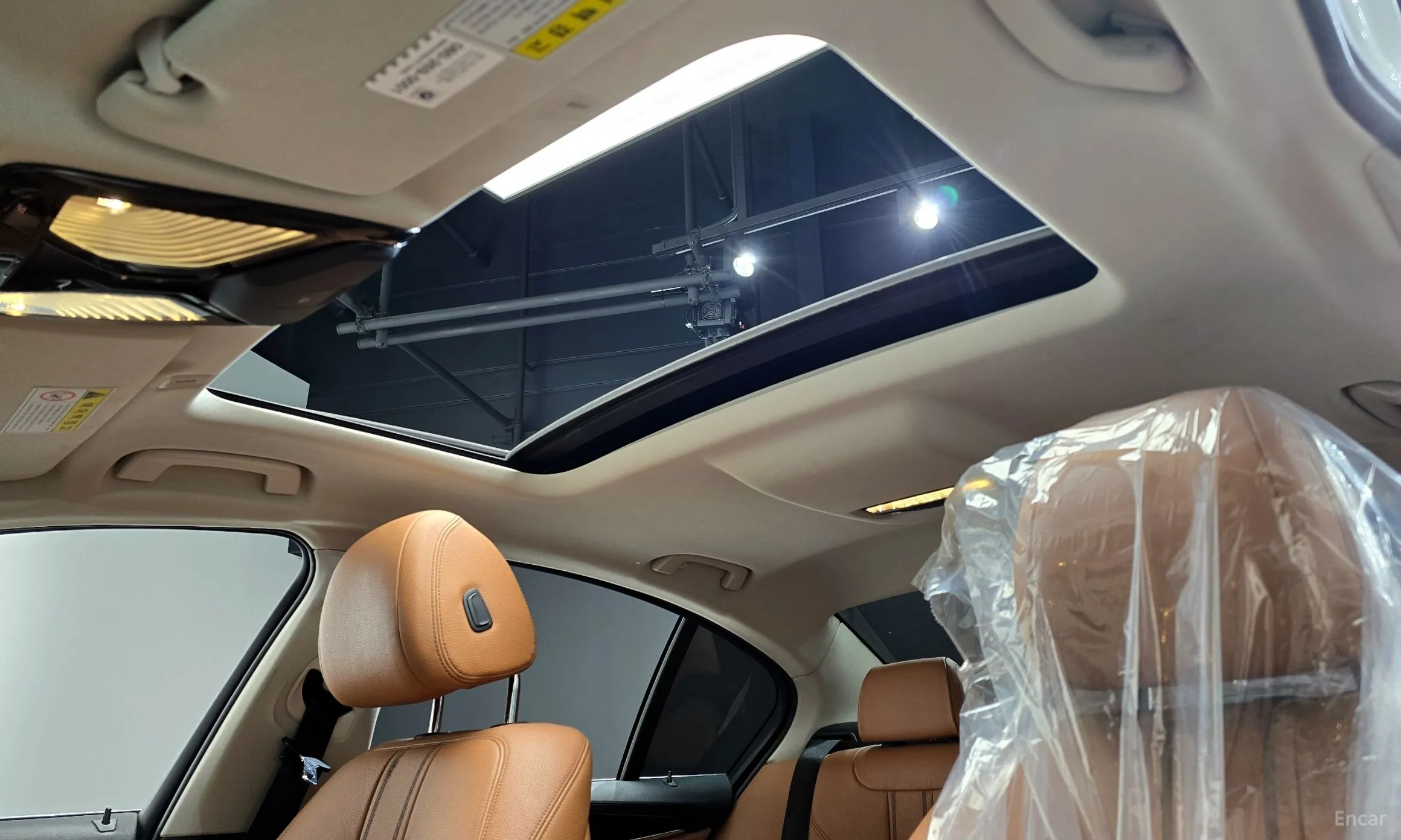 BMW 5 Series (G30) превью 19
