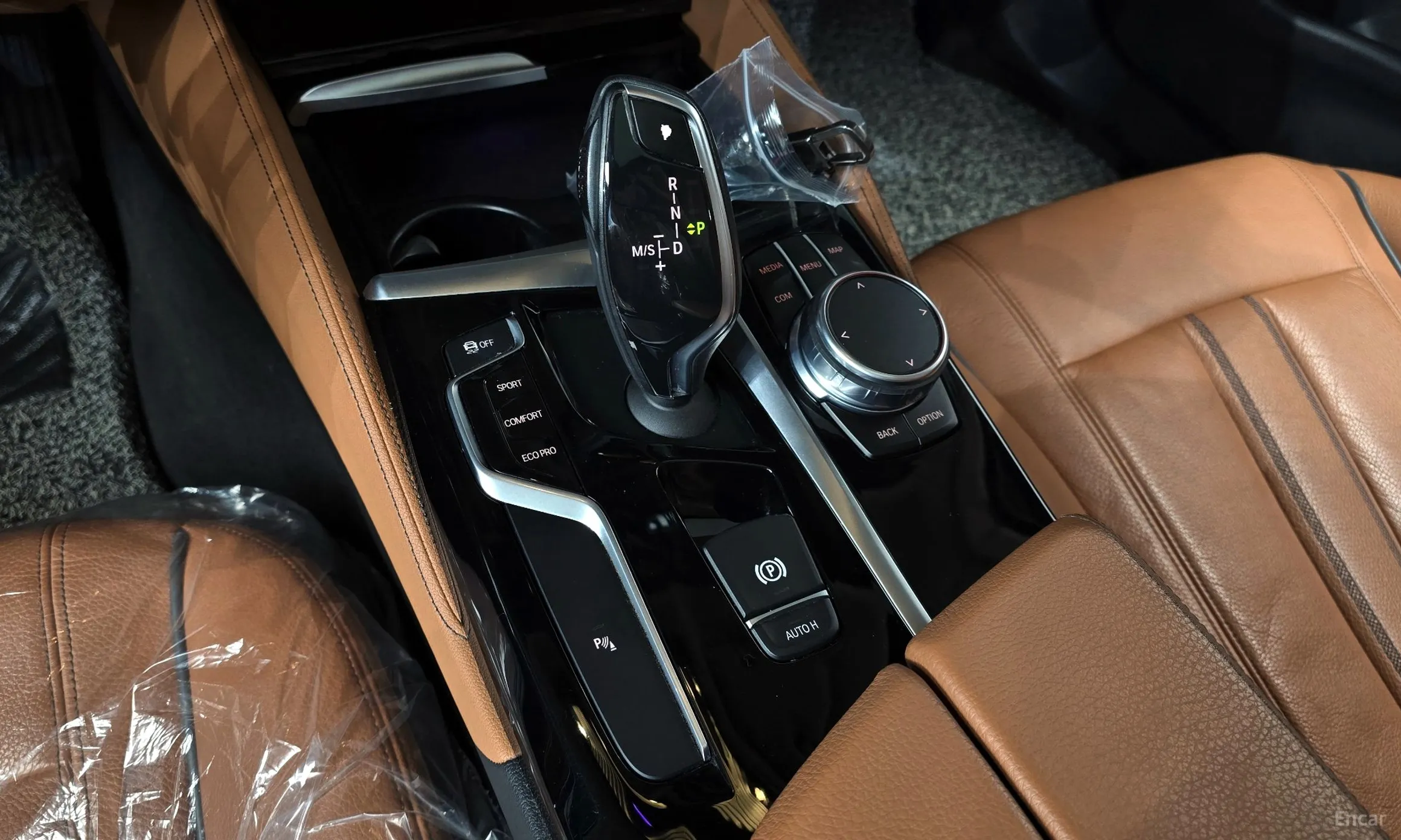 BMW 5 Series (G30) превью 9