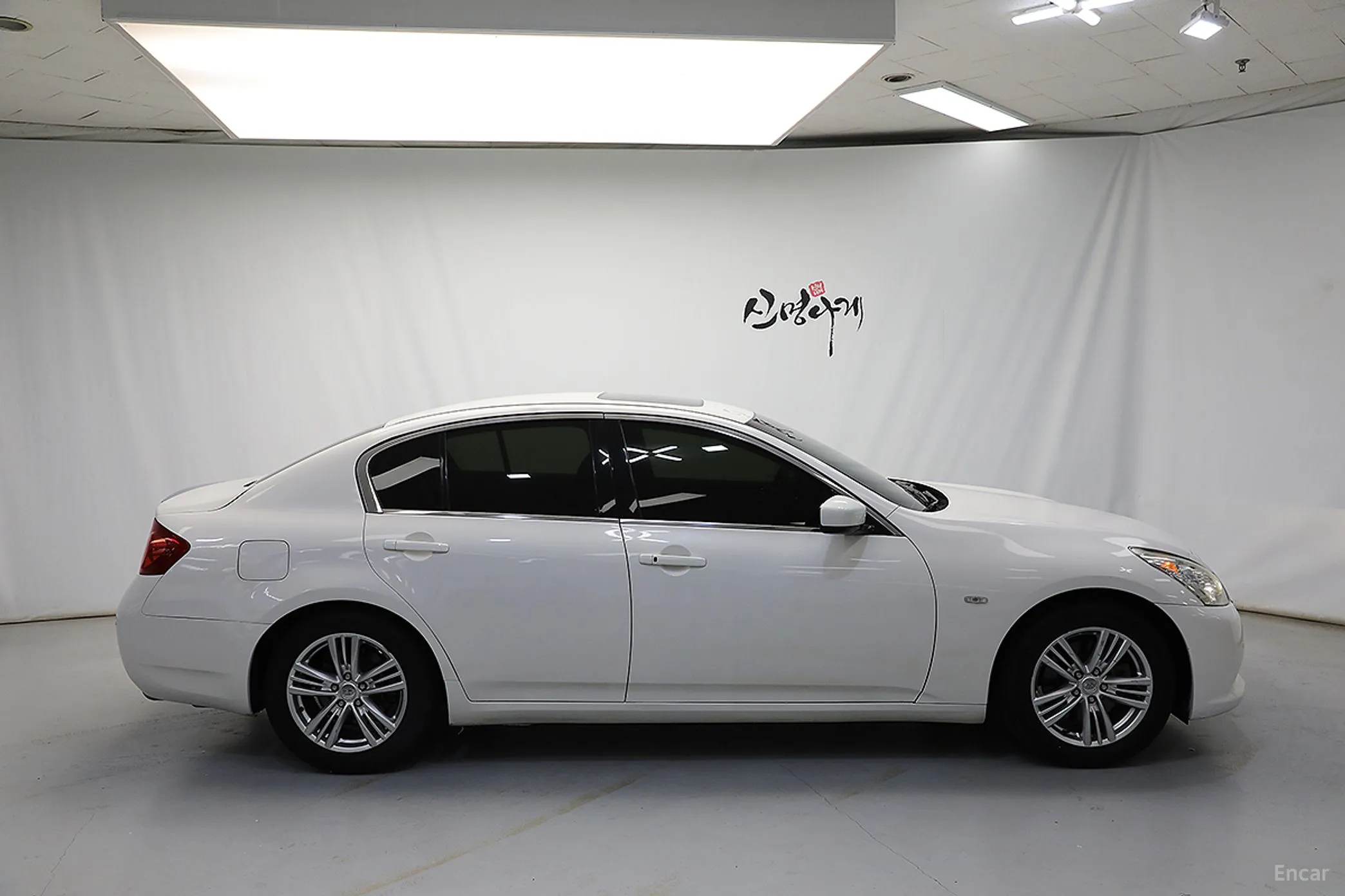 Infiniti G25 превью 3