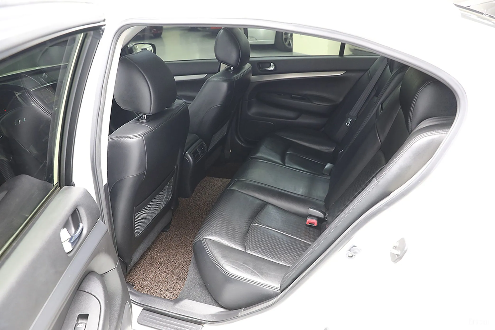 Infiniti G25 превью 8