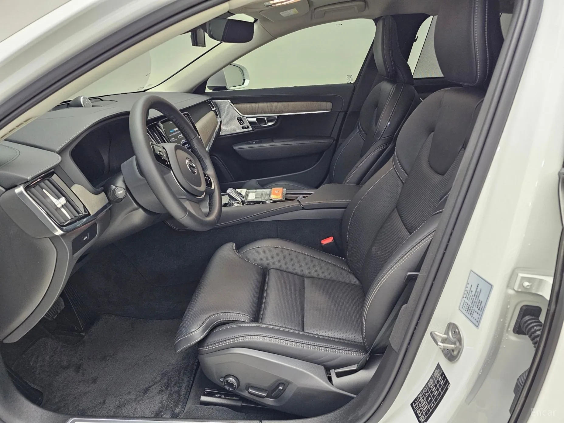 Volvo S90 превью 15