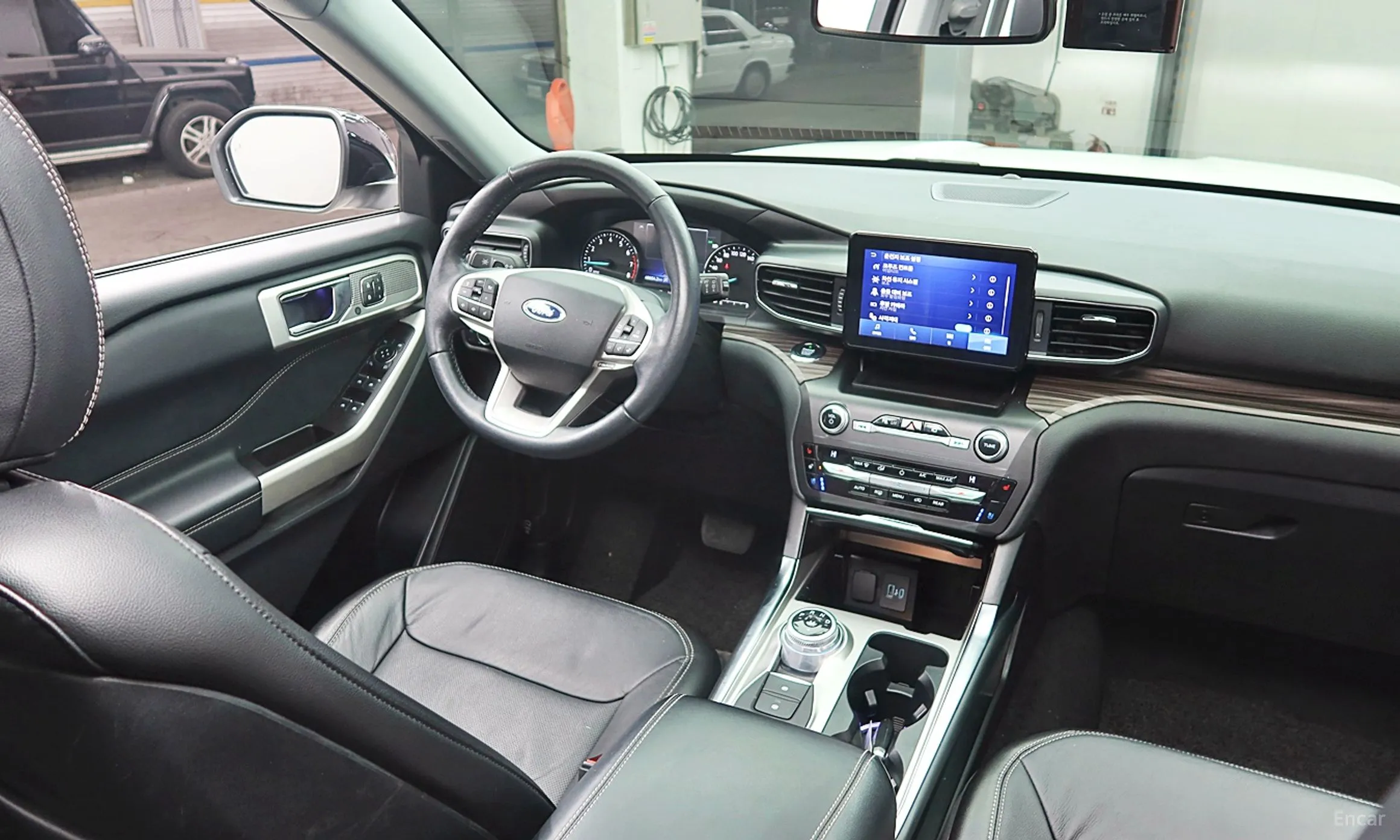 Ford Explorer 6th Generation превью 19