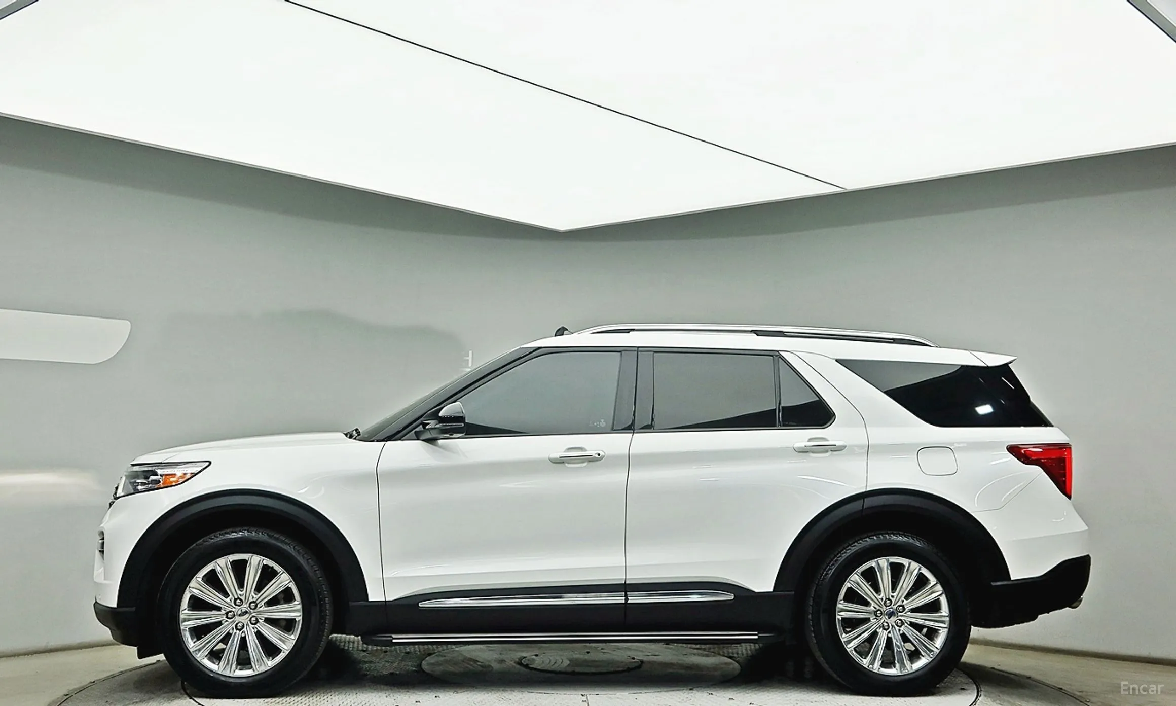 Ford Explorer 6th Generation превью 3