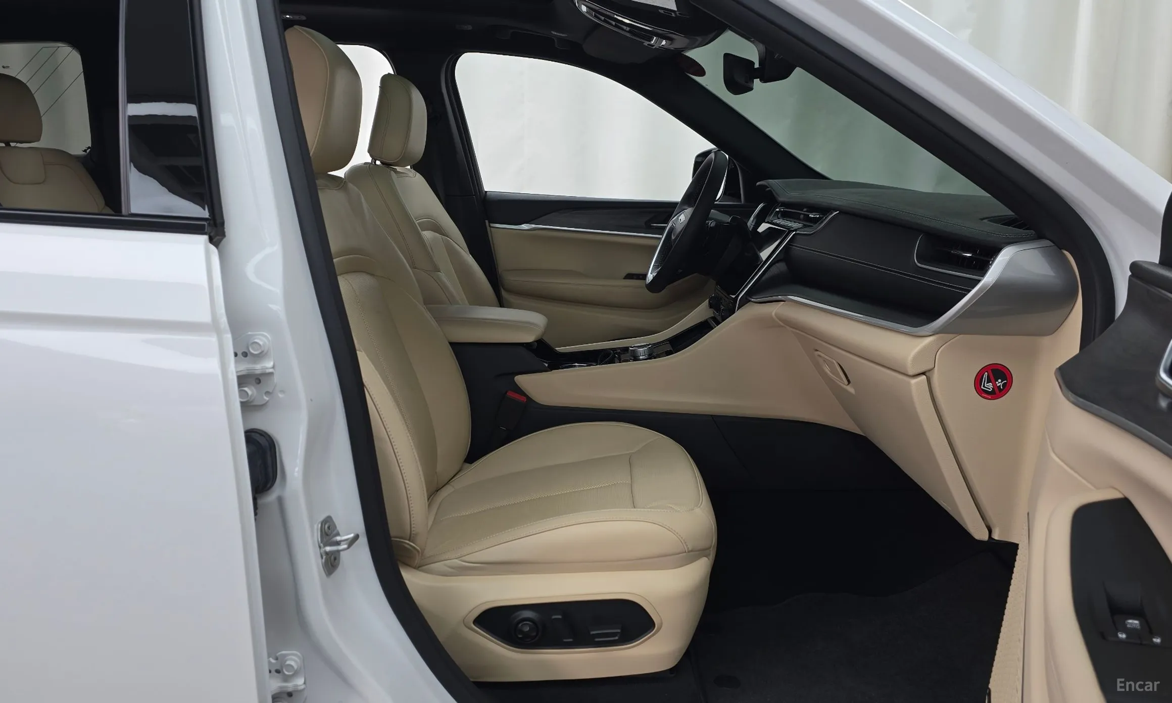 Jeep Grand Cherokee (WL) превью 11
