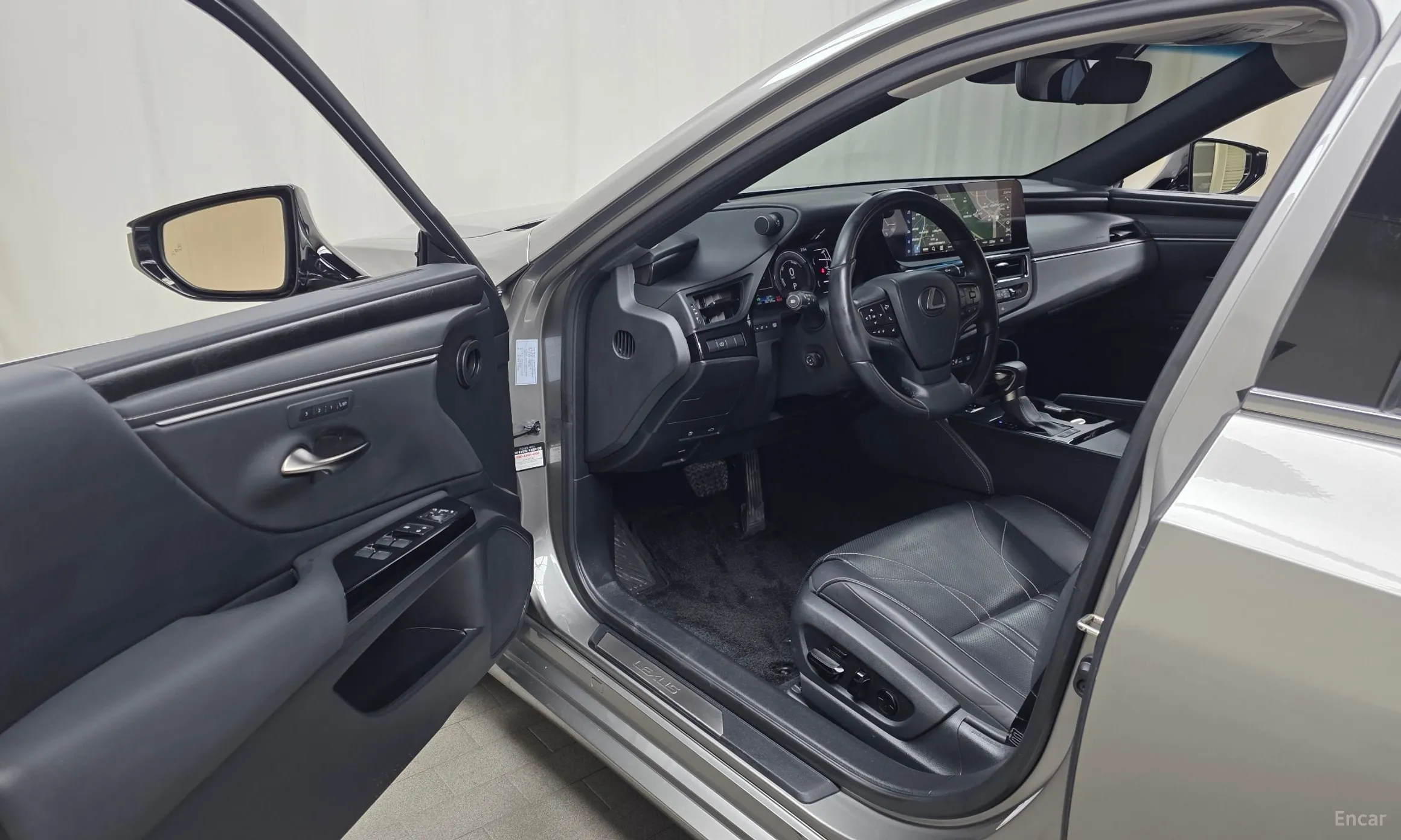 Lexus ES300h 7th Generation превью 10