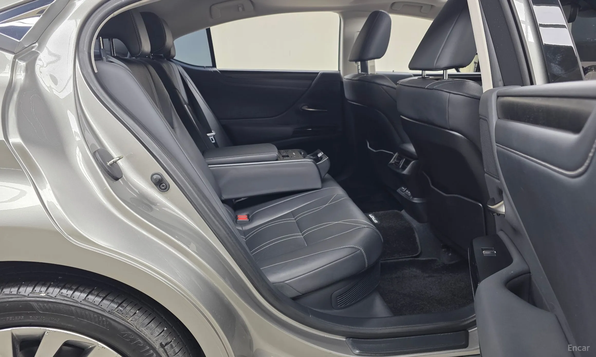 Lexus ES300h 7th Generation превью 12