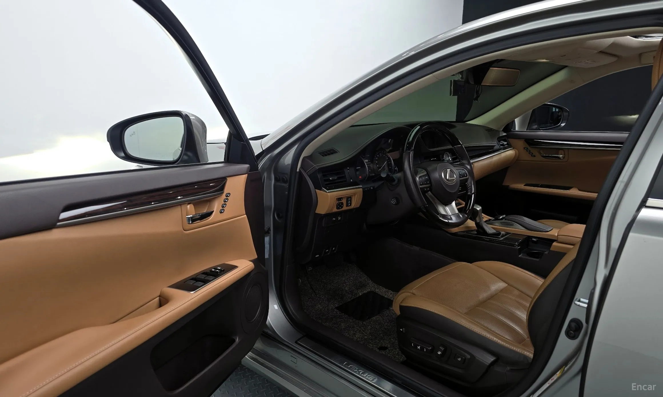 Lexus New ES300h превью 11