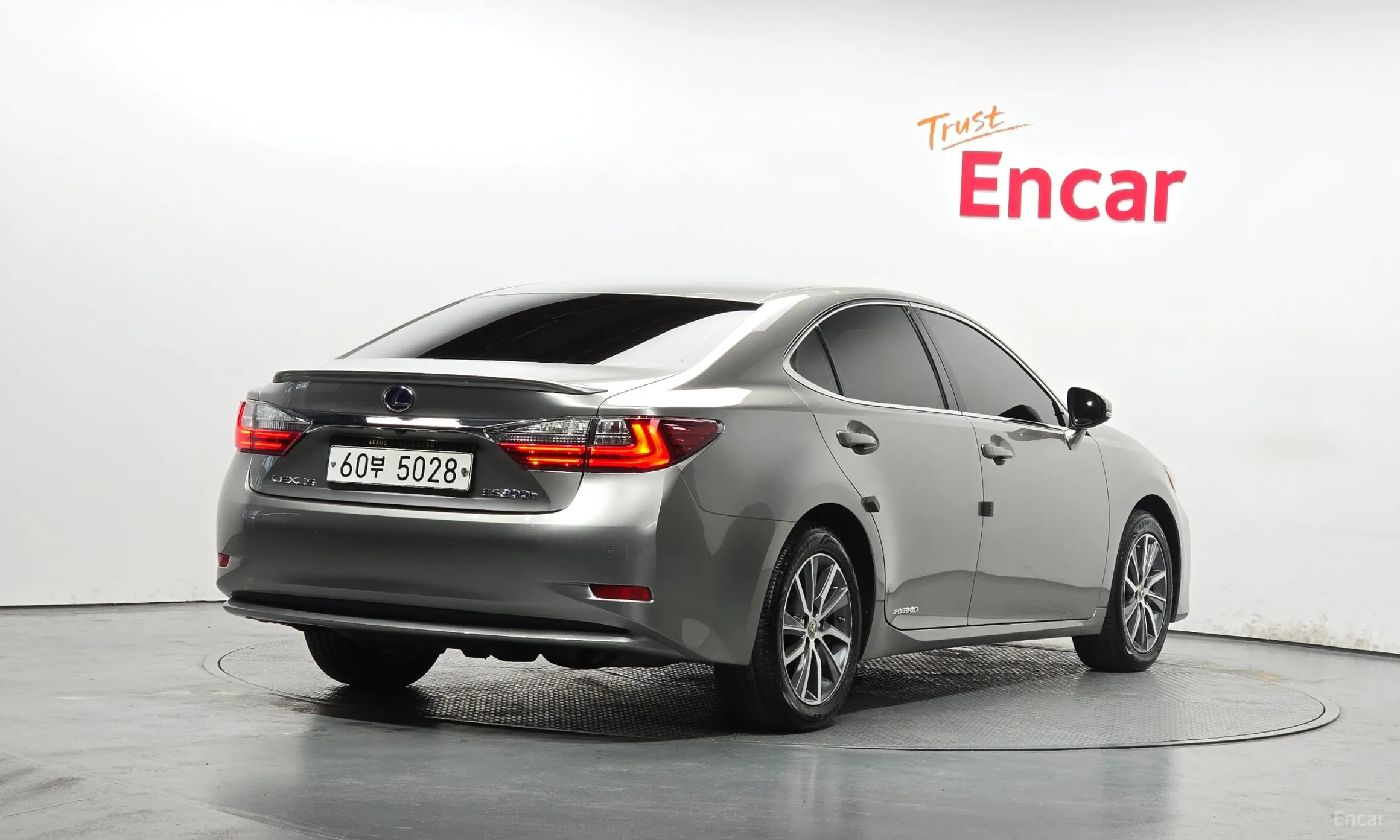 Lexus New ES300h превью 2