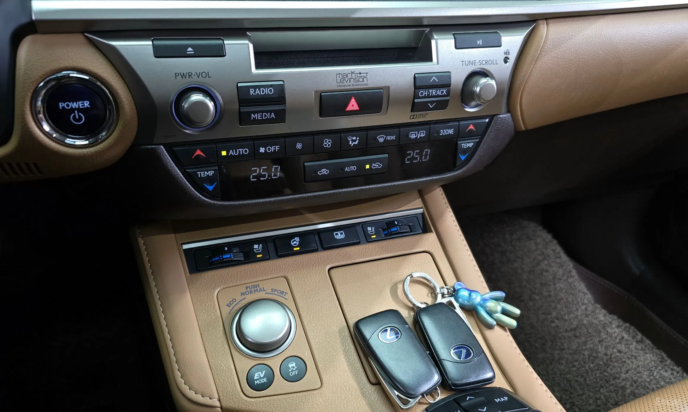 Lexus New ES300h превью 16