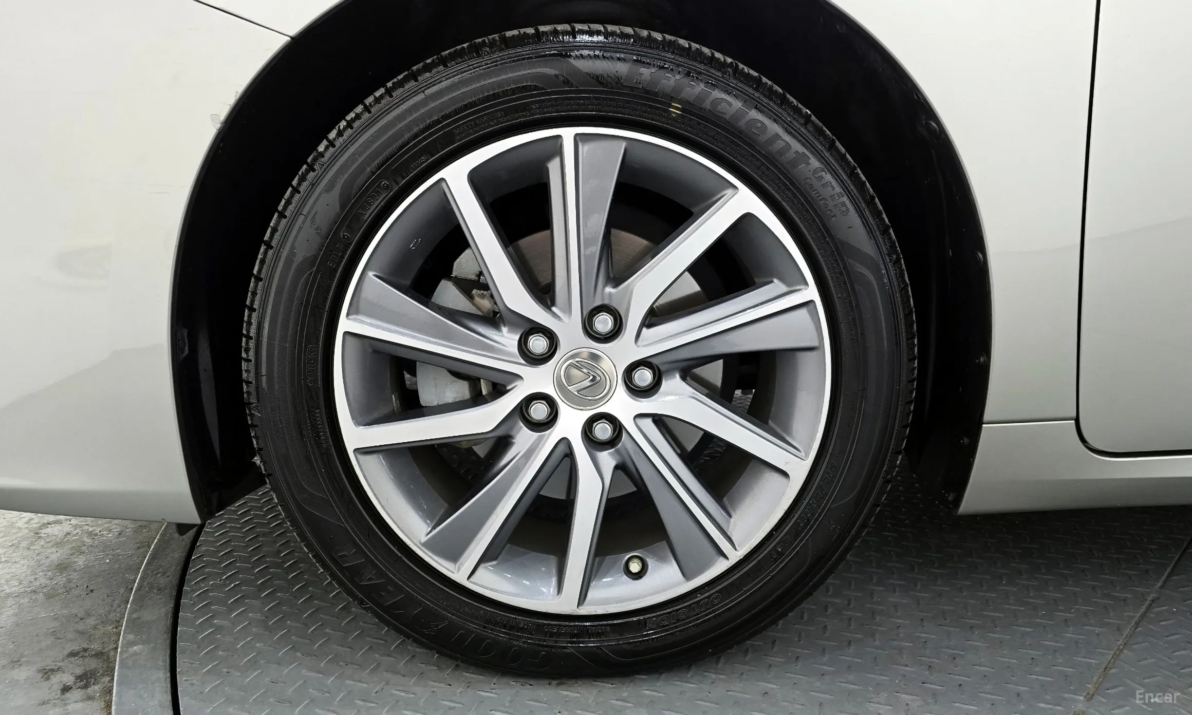 Lexus New ES300h превью 5