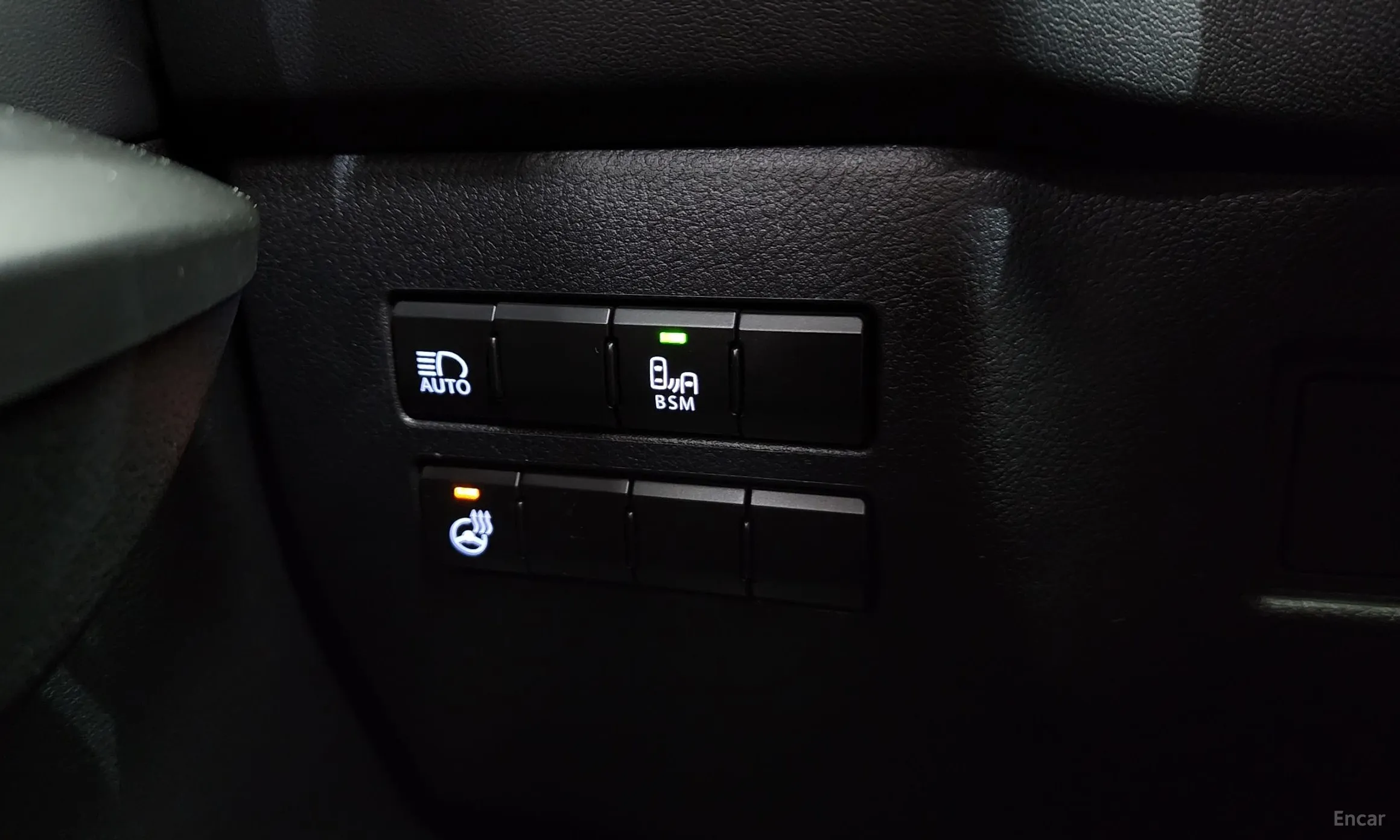 Lexus NX300h превью 14