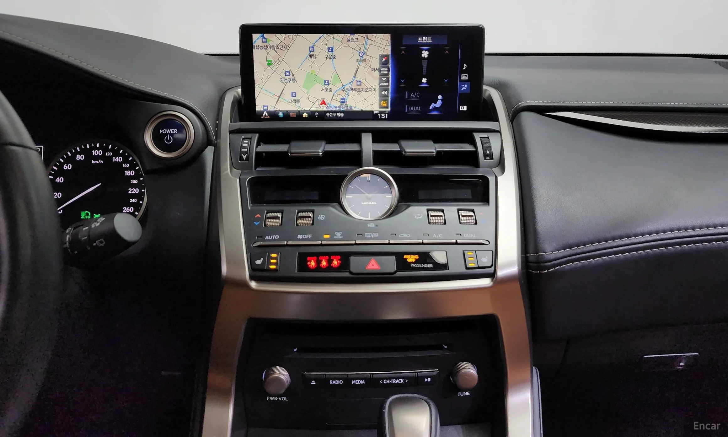 Lexus NX300h превью 15
