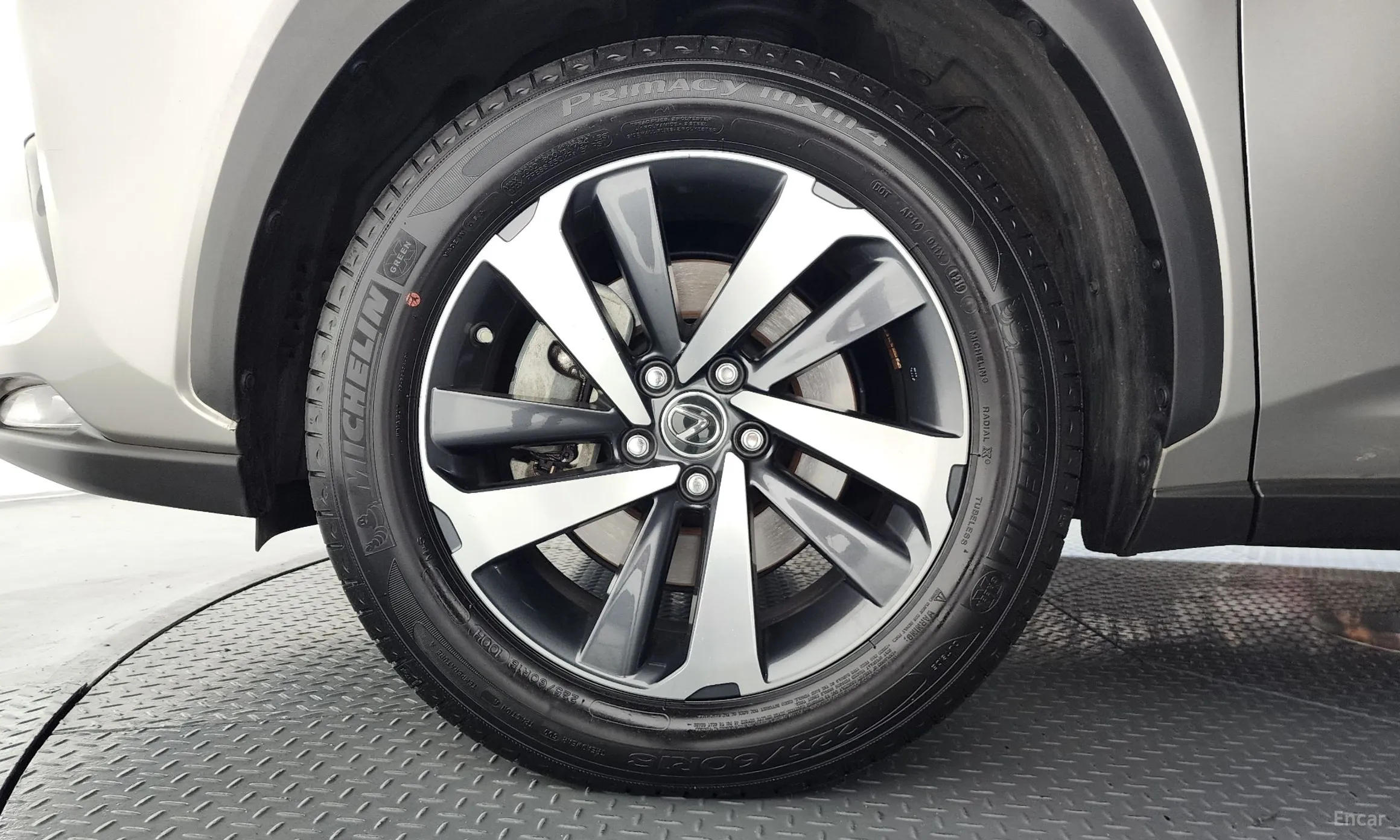 Lexus NX300h превью 5
